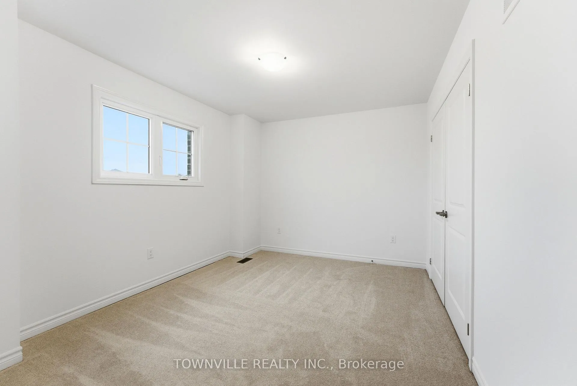 Photo 26 of 42 Bradden Crescent, Belleville, Belleville Ward — HOMEH