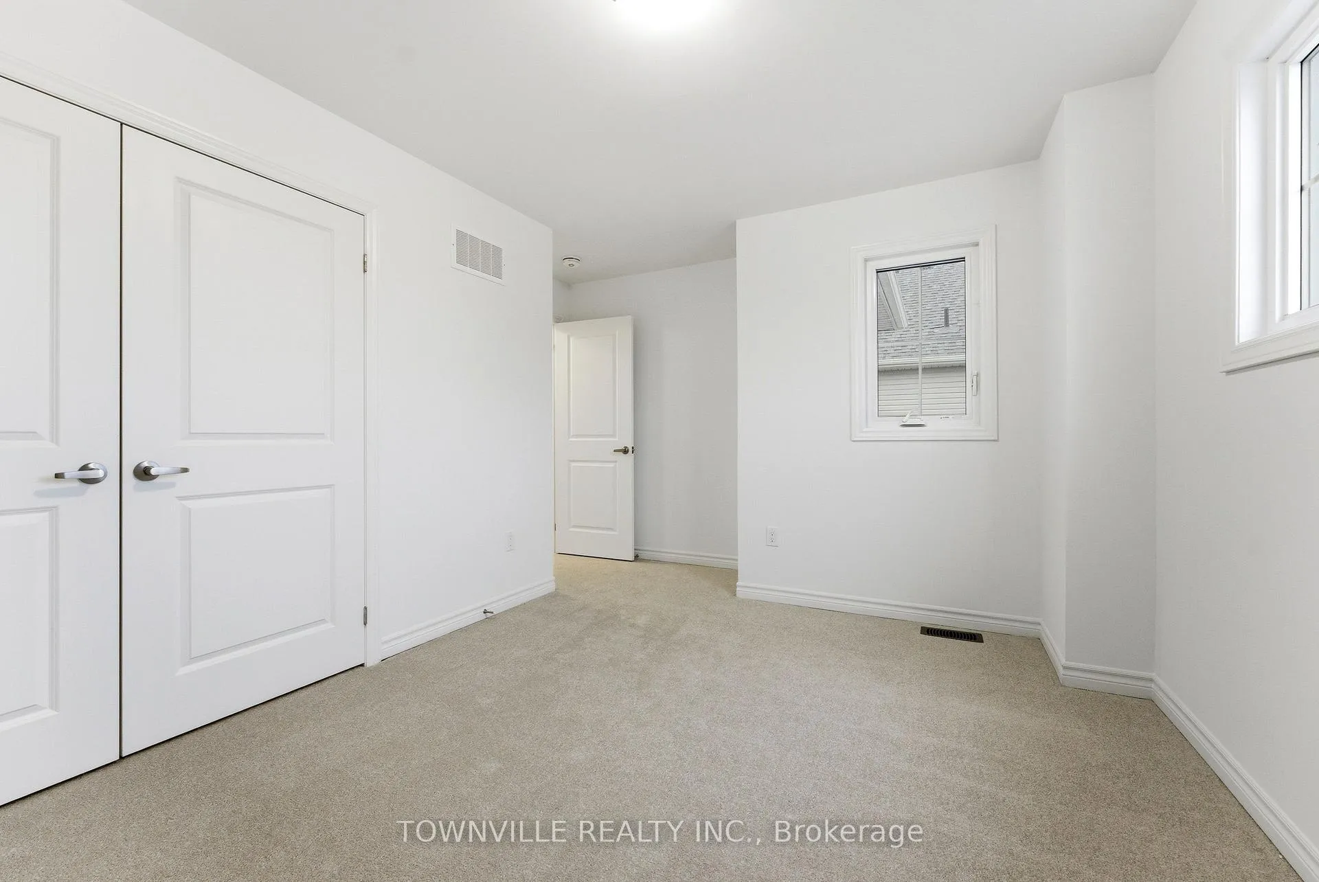 Photo 27 of 42 Bradden Crescent, Belleville, Belleville Ward — HOMEH