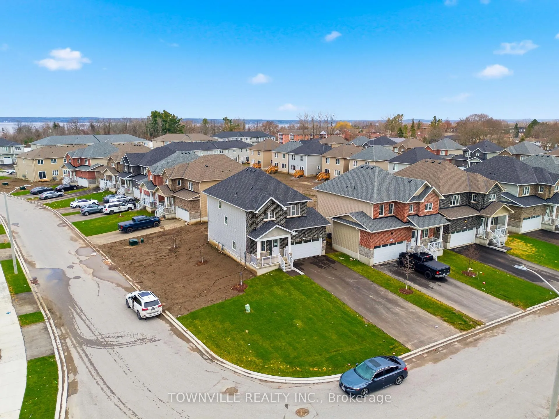 Photo 35 of 42 Bradden Crescent, Belleville, Belleville Ward — HOMEH