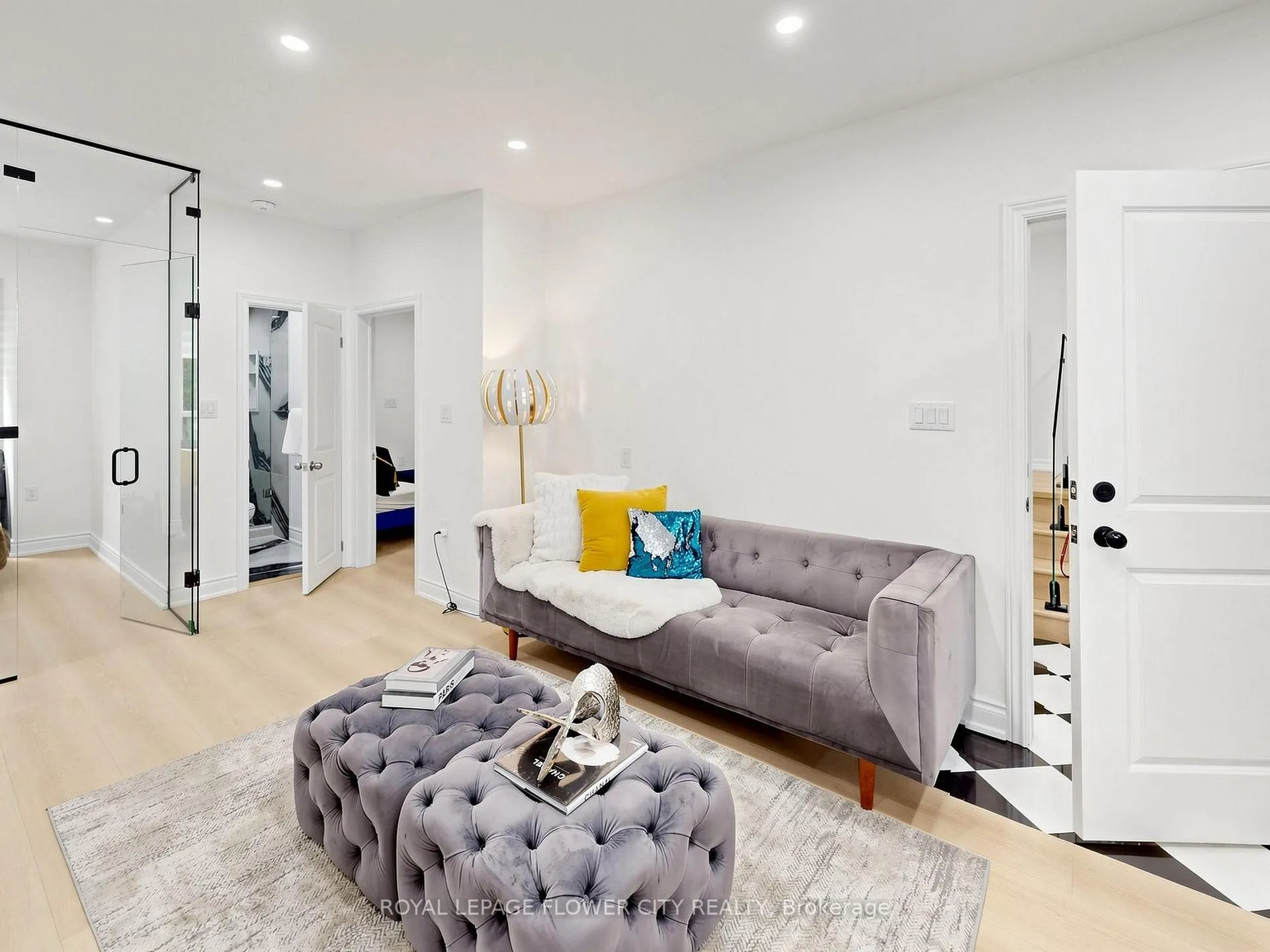 Photo 5 of 11 Holton Avenue N, Hamilton, Gibson — HOMEH