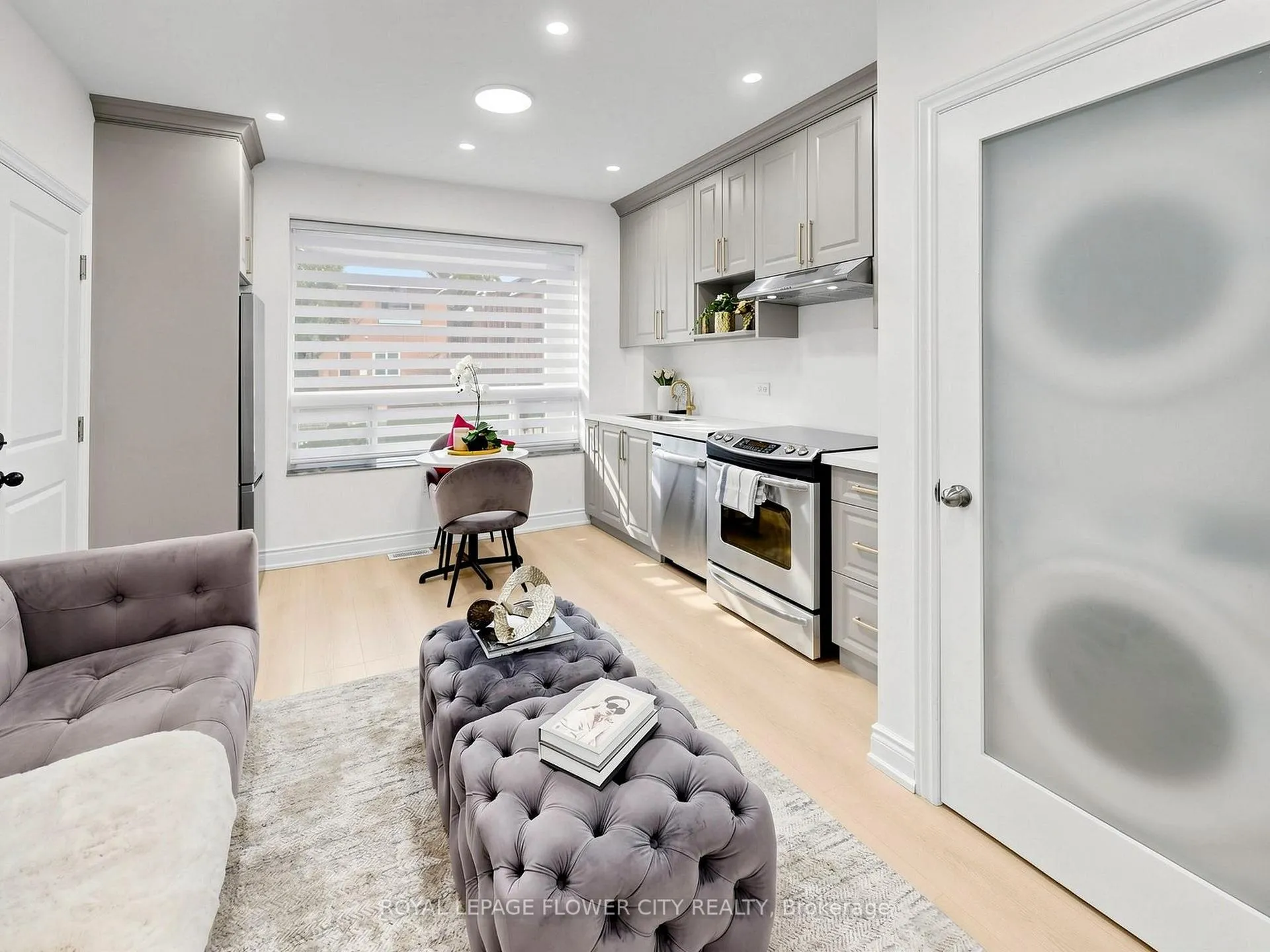 Photo 6 of 11 Holton Avenue N, Hamilton, Gibson — HOMEH