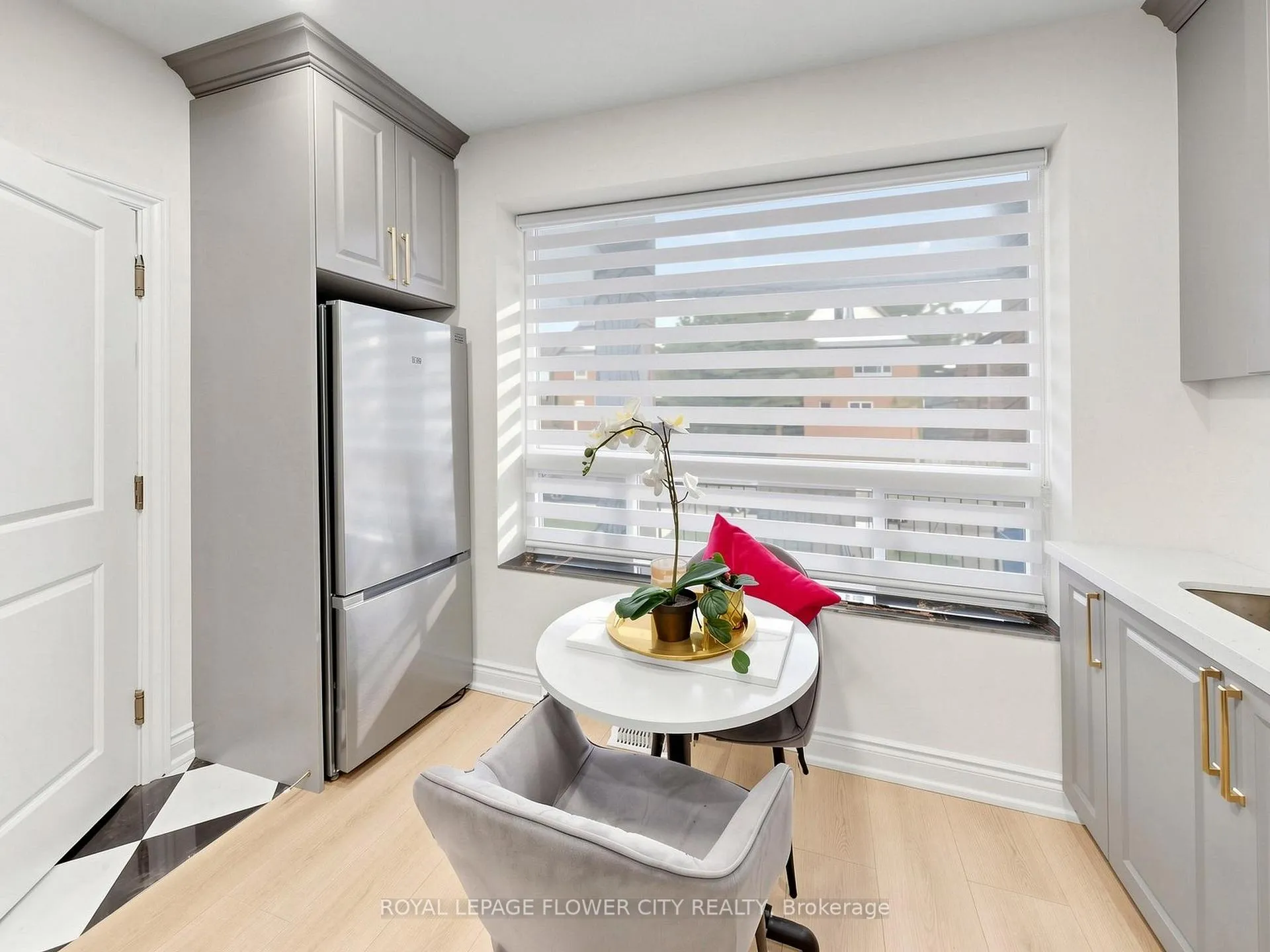 Photo 10 of 11 Holton Avenue N, Hamilton, Gibson — HOMEH