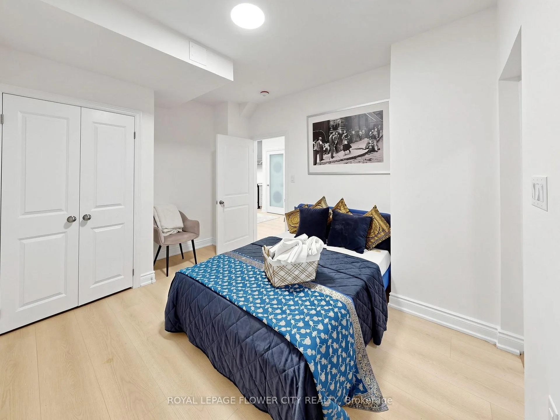 Photo 12 of 11 Holton Avenue N, Hamilton, Gibson — HOMEH