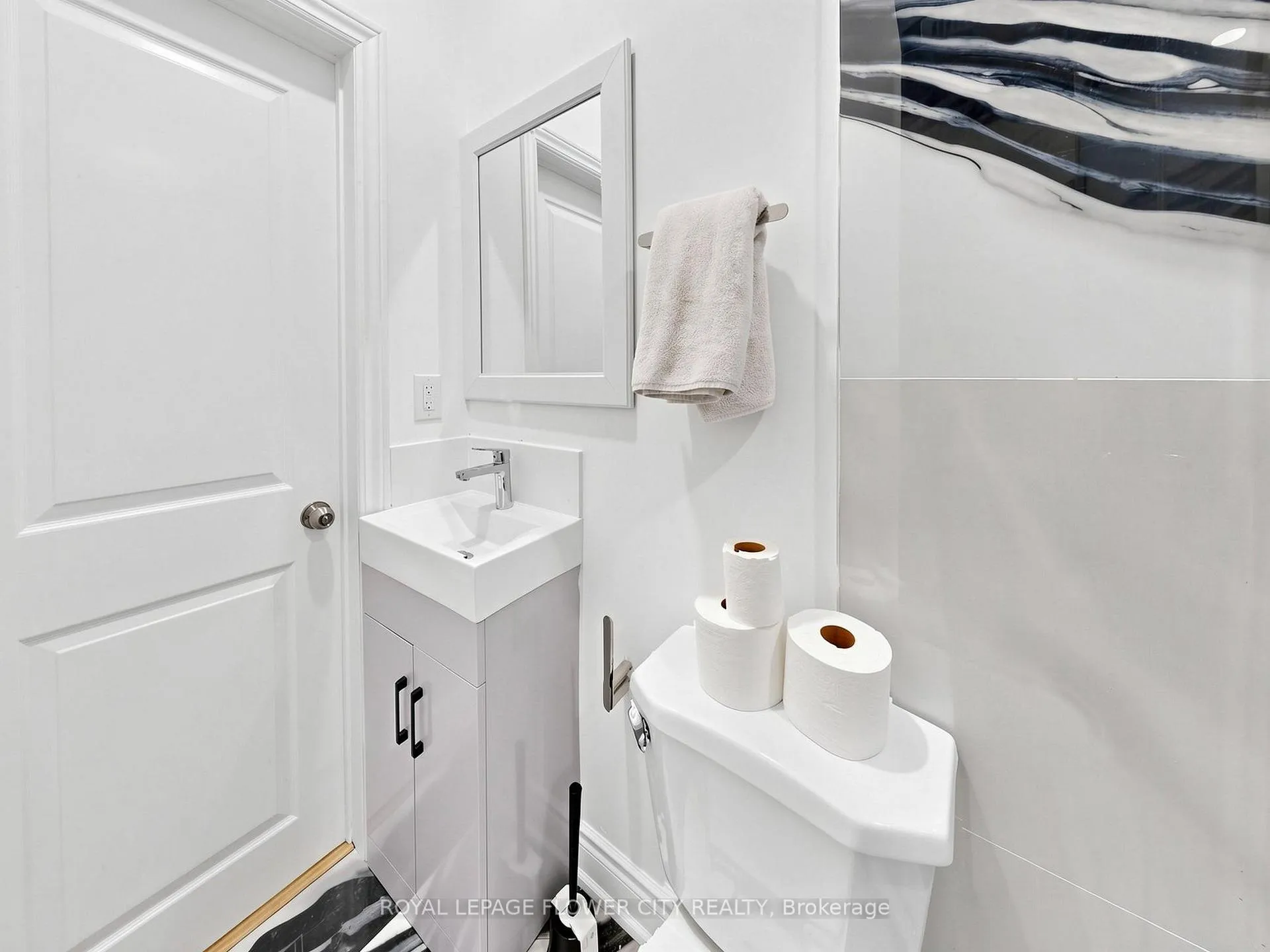Photo 19 of 11 Holton Avenue N, Hamilton, Gibson — HOMEH