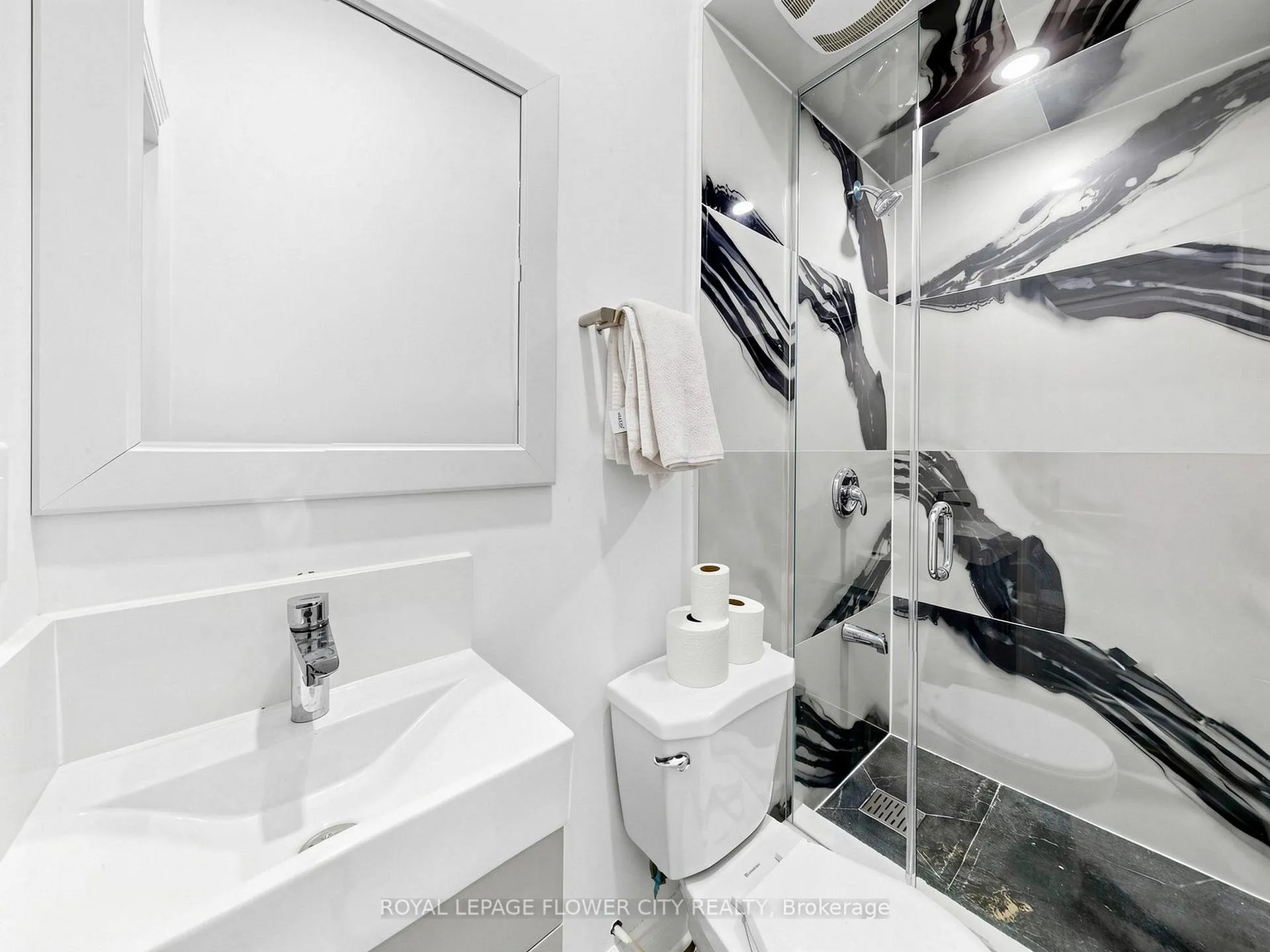 Photo 20 of 11 Holton Avenue N, Hamilton, Gibson — HOMEH