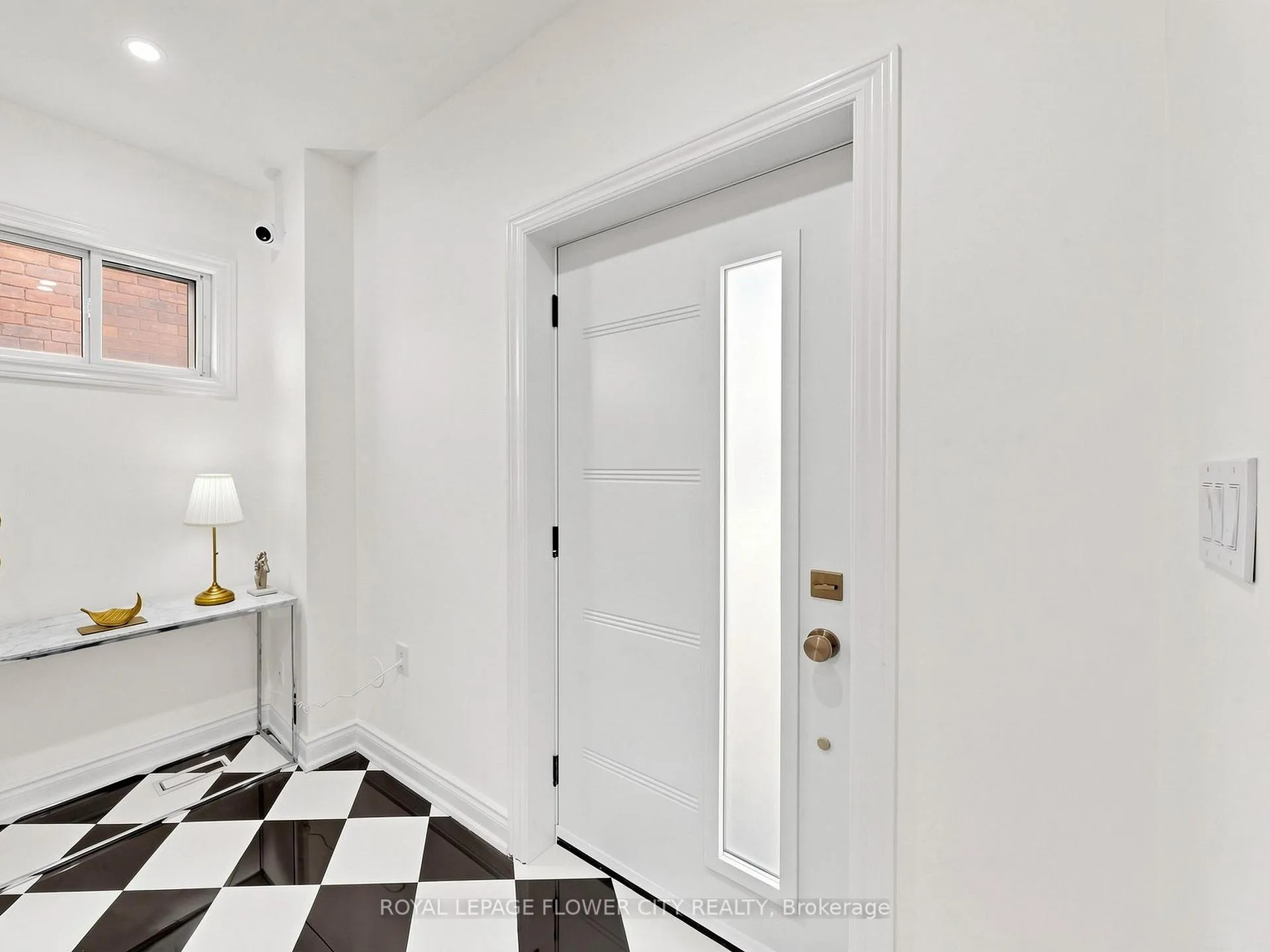 Photo 21 of 11 Holton Avenue N, Hamilton, Gibson — HOMEH