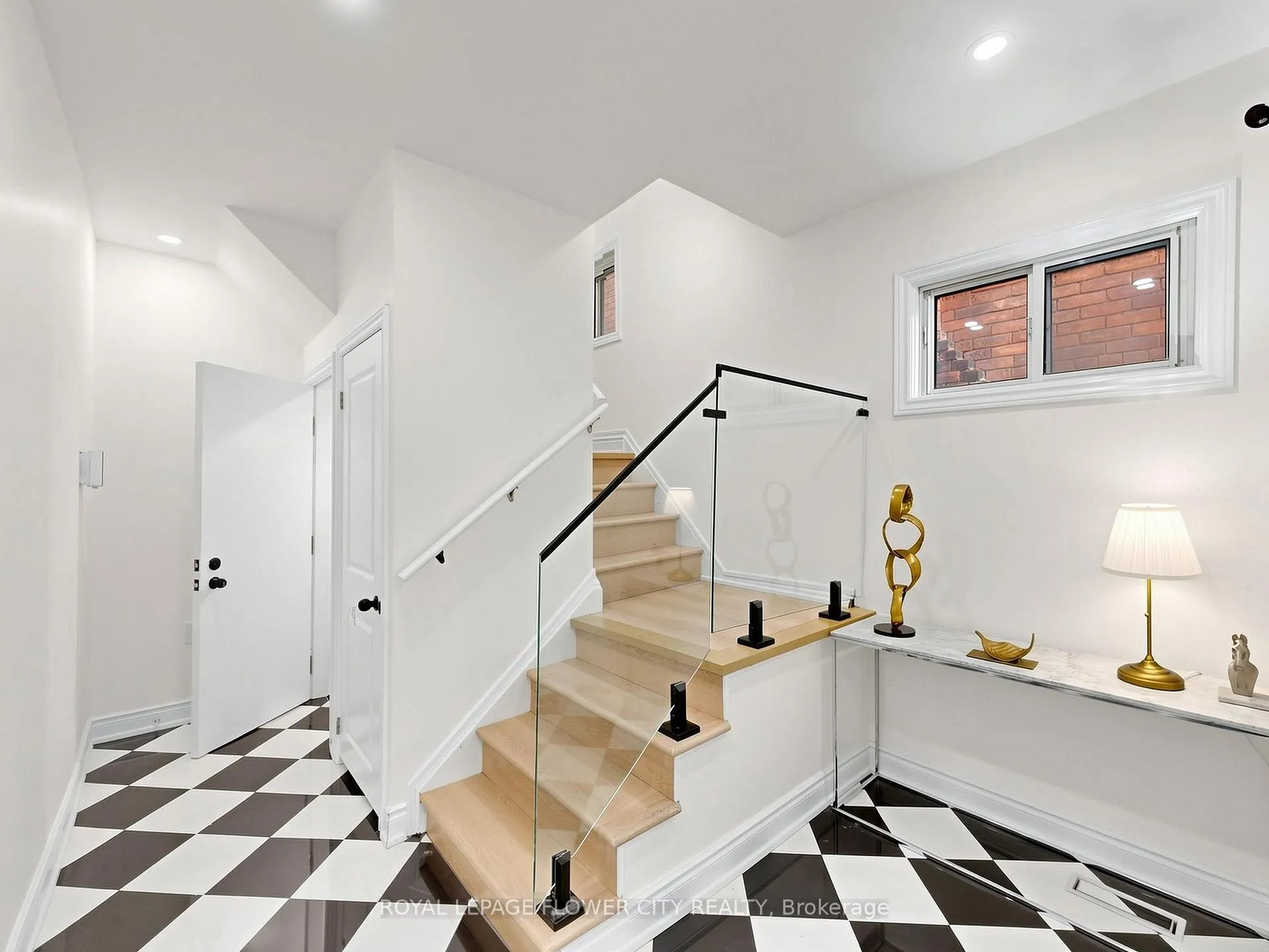 Photo 22 of 11 Holton Avenue N, Hamilton, Gibson — HOMEH