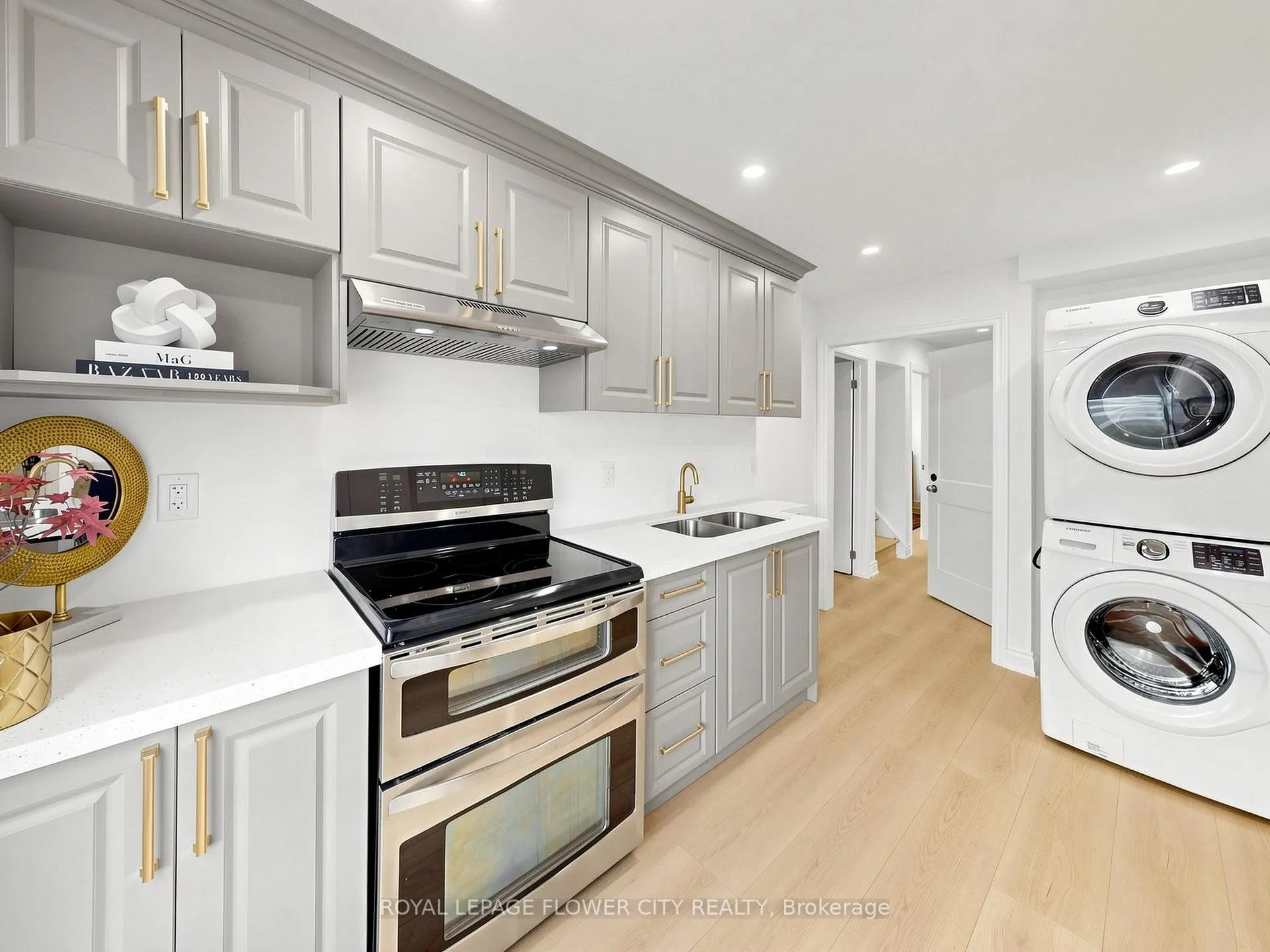 Photo 26 of 11 Holton Avenue N, Hamilton, Gibson — HOMEH