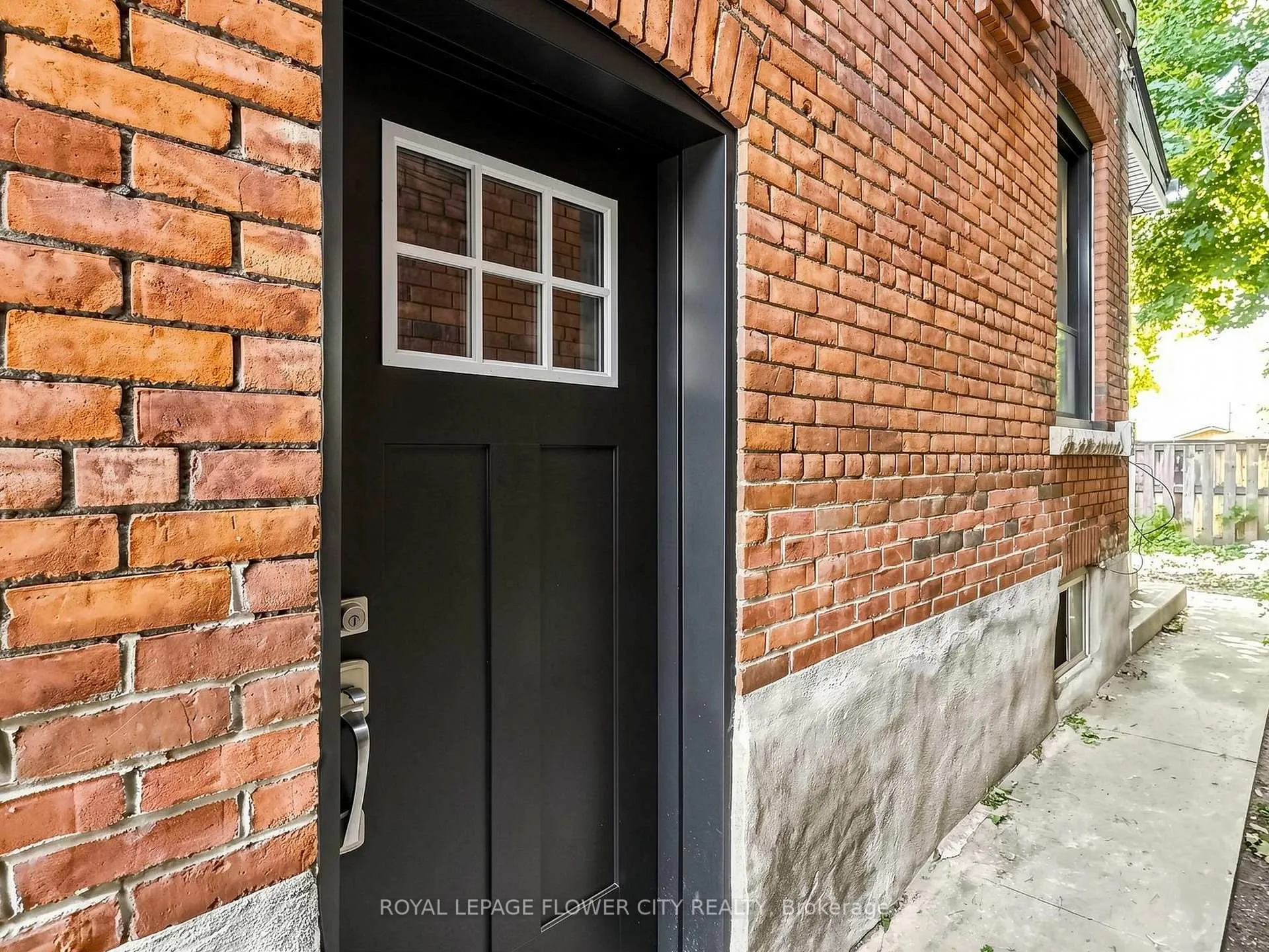 Photo 32 of 11 Holton Avenue N, Hamilton, Gibson — HOMEH