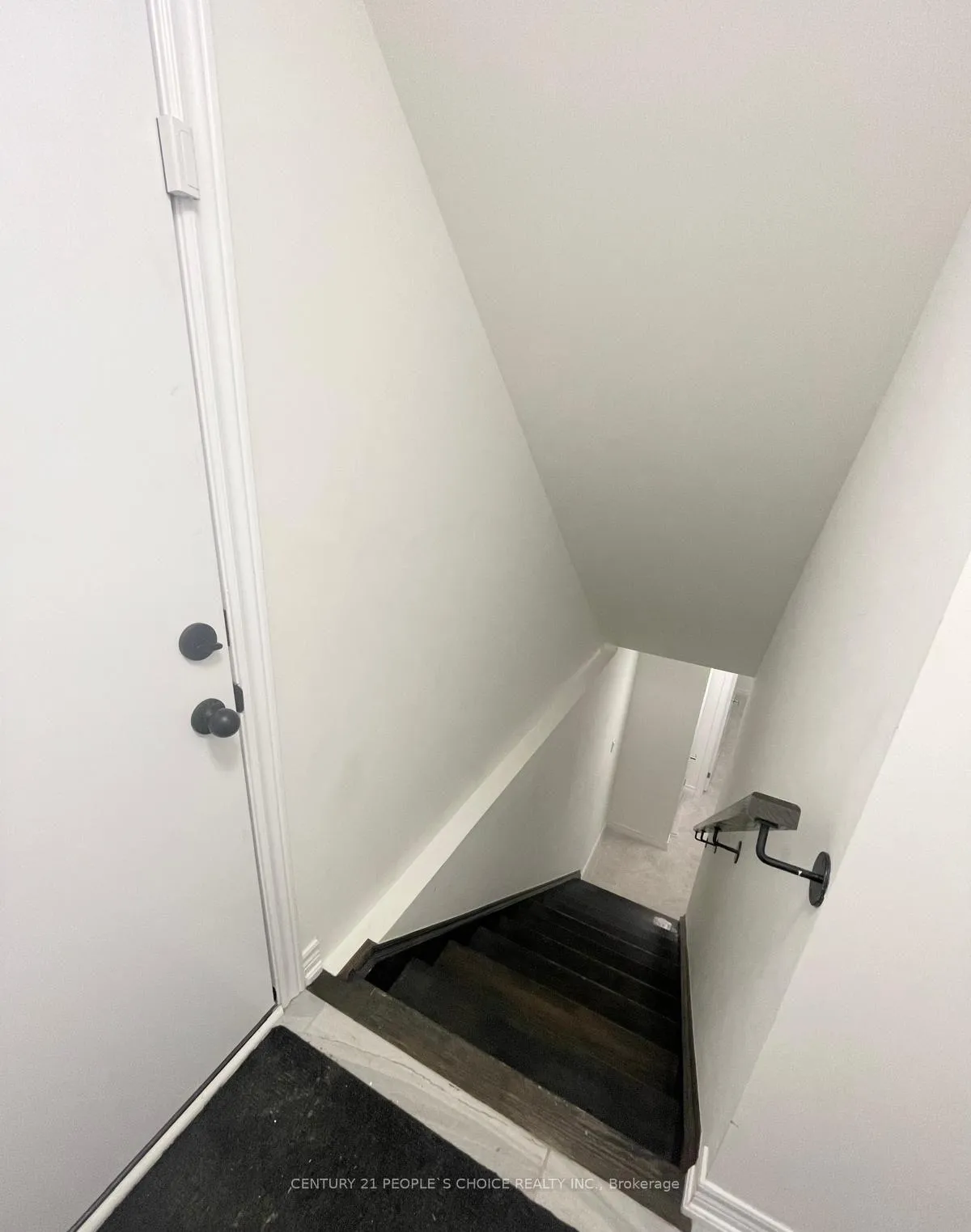 Photo 4 of Unit Basement, 1271 Chee Chee Landing, Milton, Ford — HOMEH