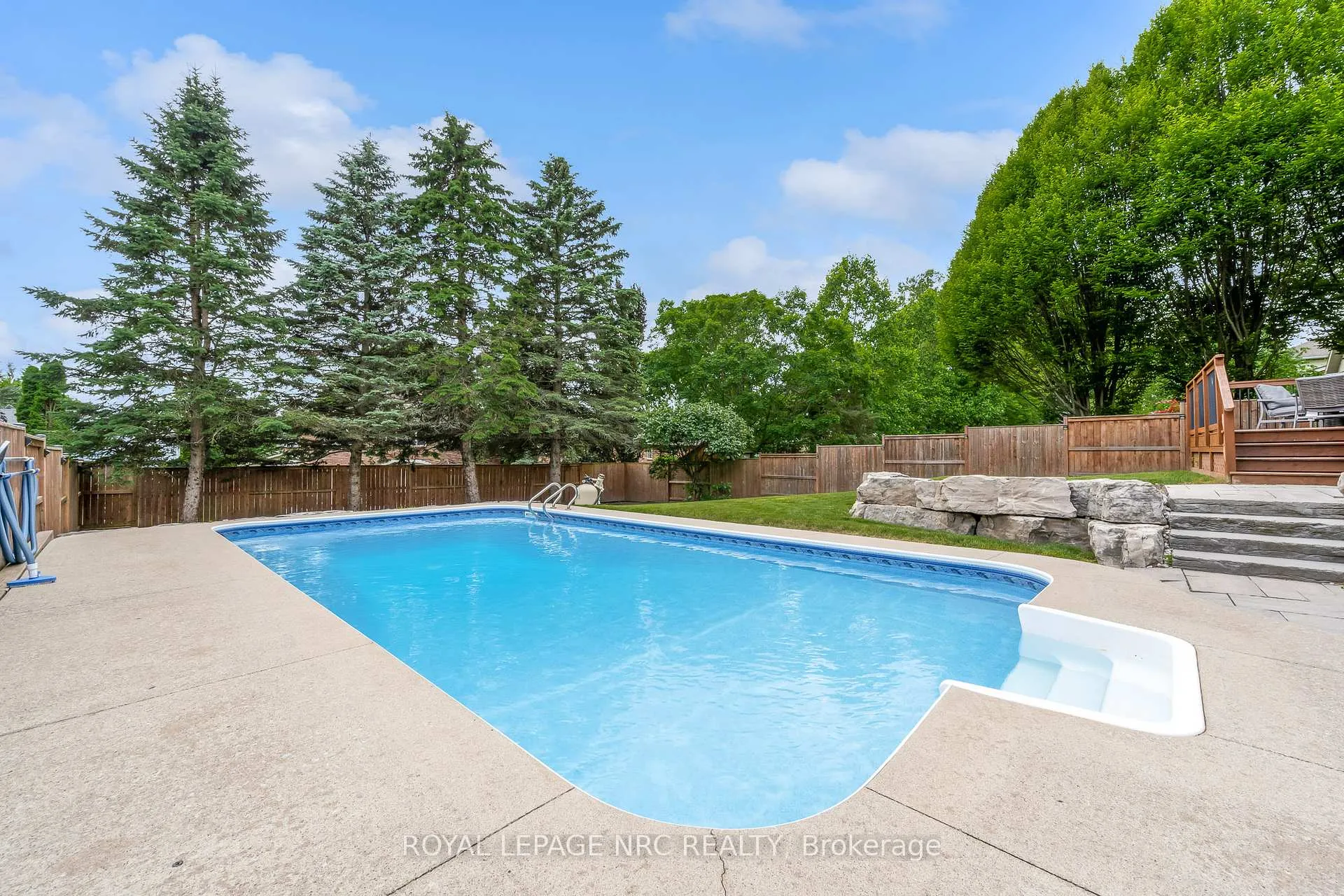 Photo 3 of 57 Millbridge Crescent, Pelham, Fonthill — HOMEH