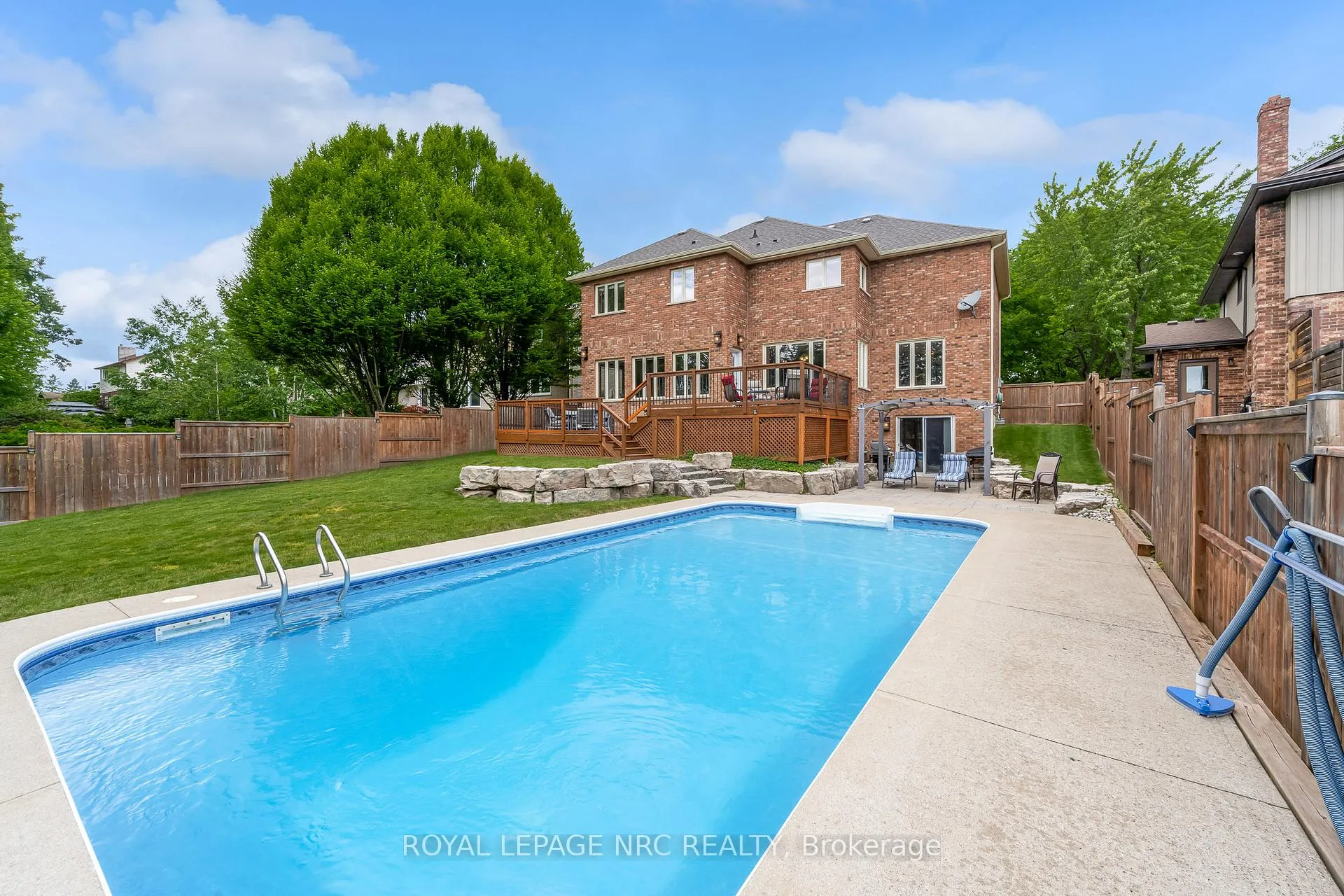 Photo 4 of 57 Millbridge Crescent, Pelham, Fonthill — HOMEH