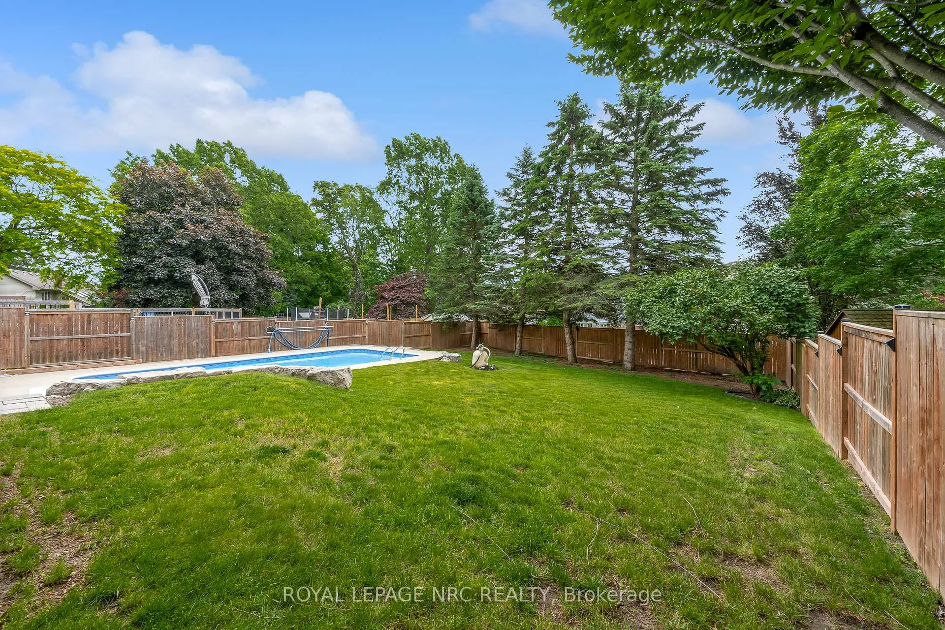 Photo 5 of 57 Millbridge Crescent, Pelham, Fonthill — HOMEH