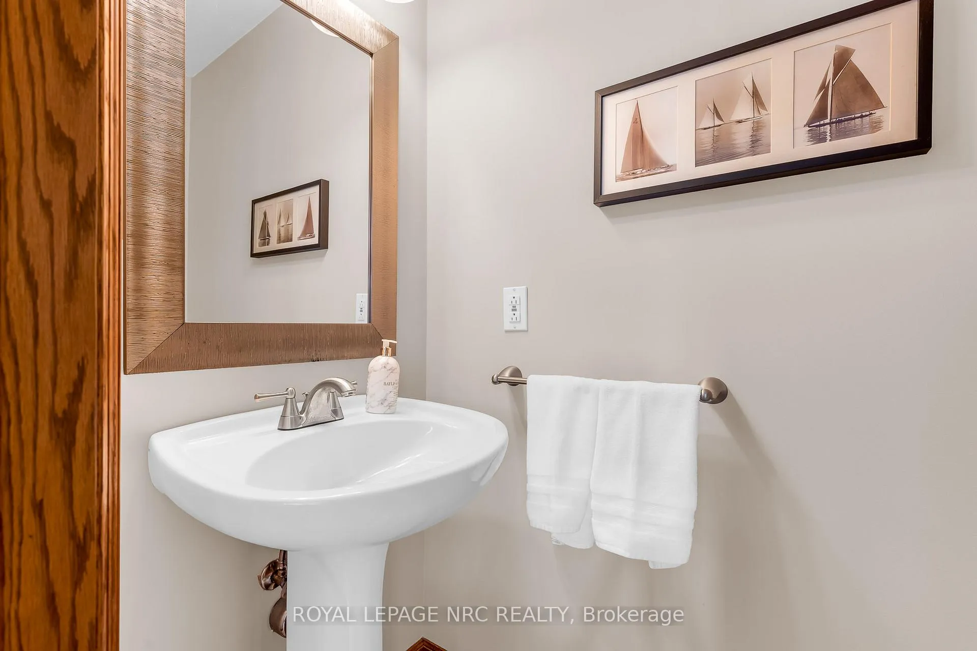 Photo 24 of 57 Millbridge Crescent, Pelham, Fonthill — HOMEH