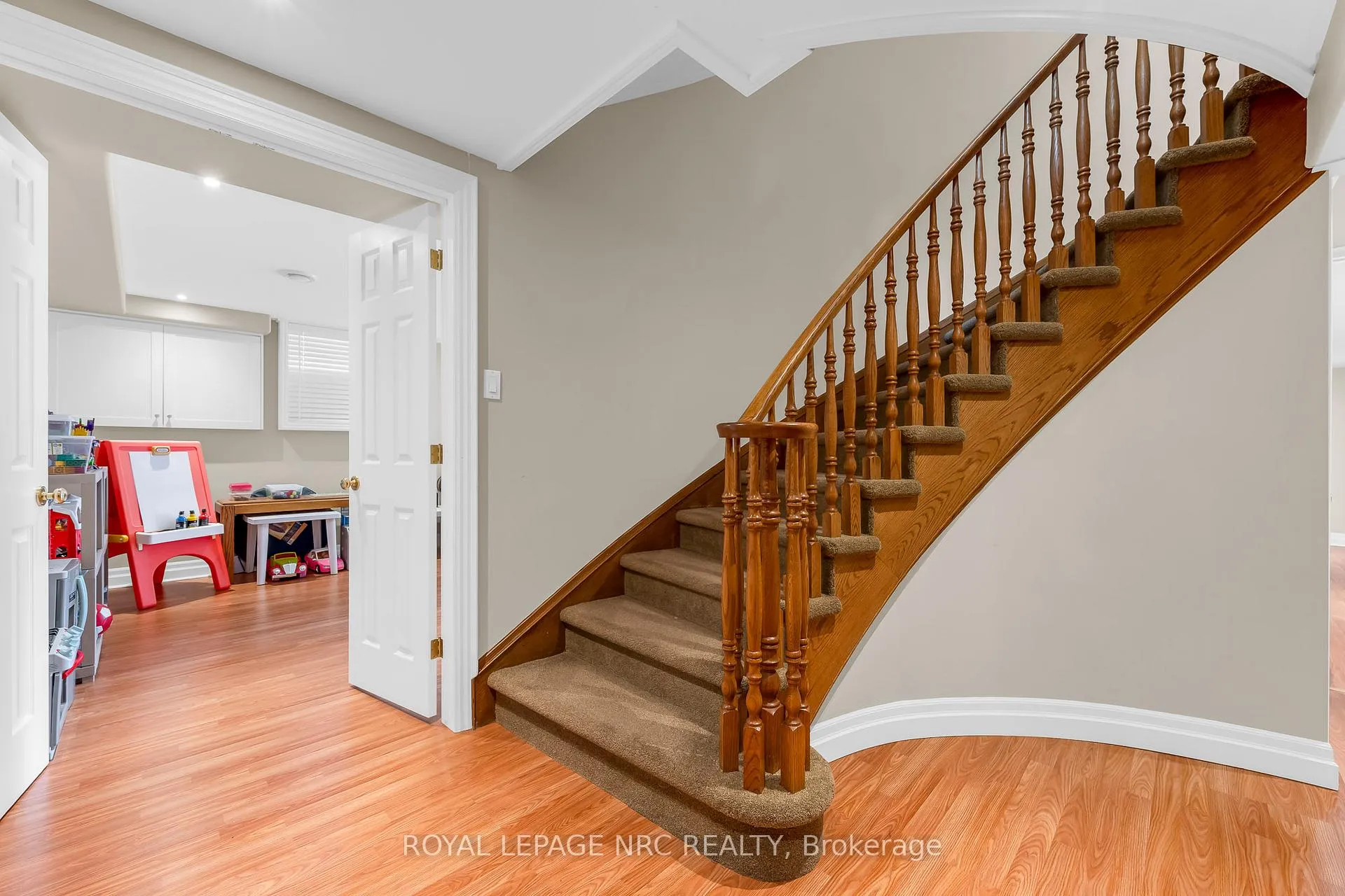 Photo 41 of 57 Millbridge Crescent, Pelham, Fonthill — HOMEH