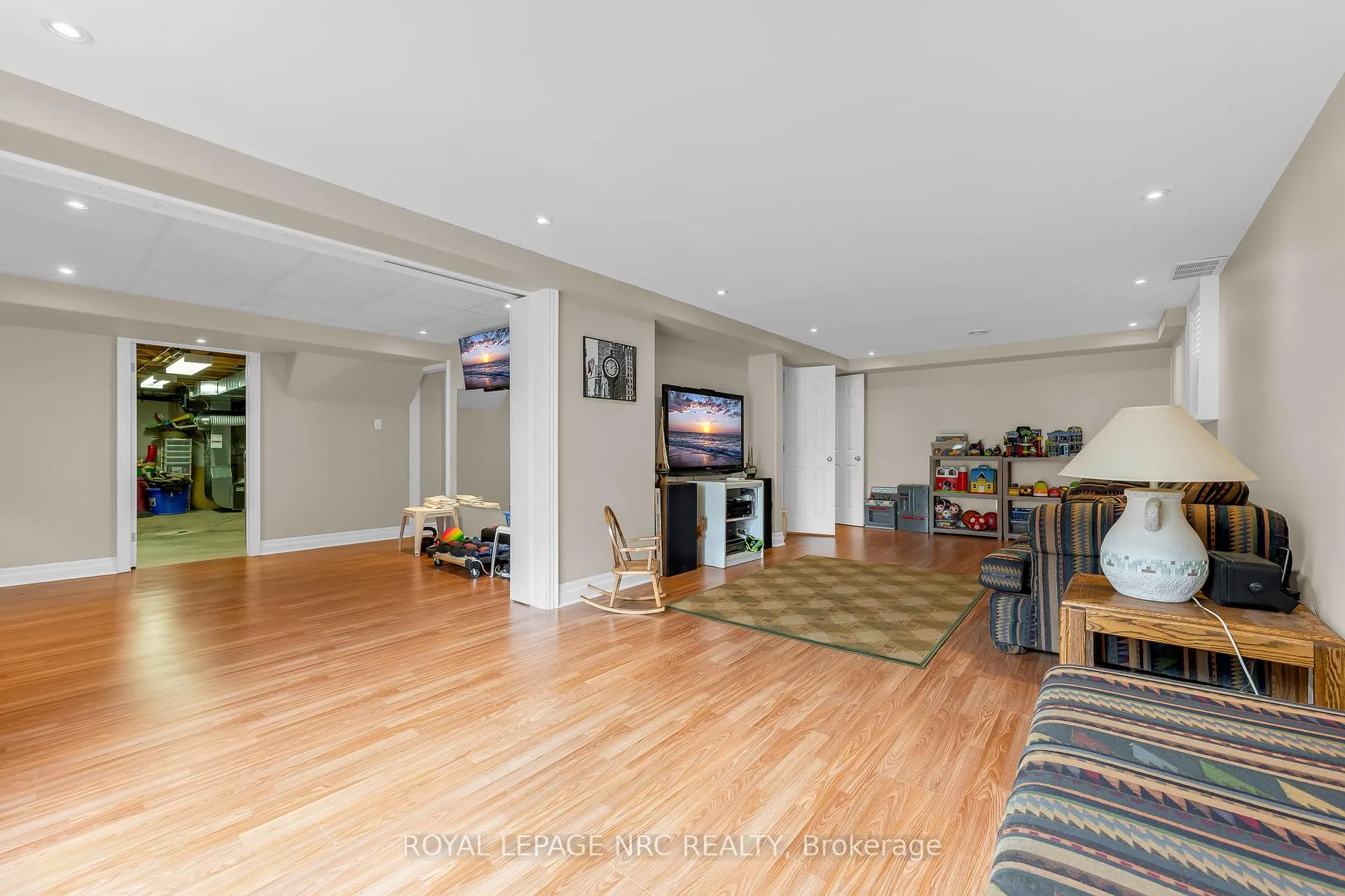 Photo 43 of 57 Millbridge Crescent, Pelham, Fonthill — HOMEH