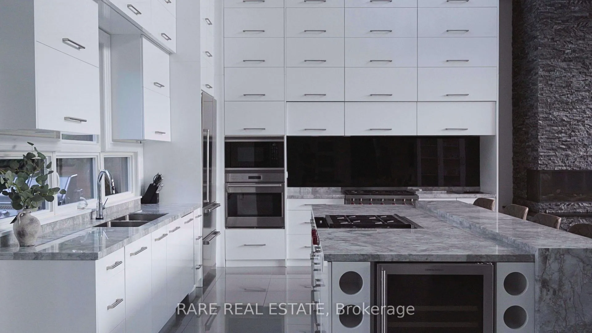 Photo 9 of 125 Craigmore Crescent, Blue Mountains — HOMEH