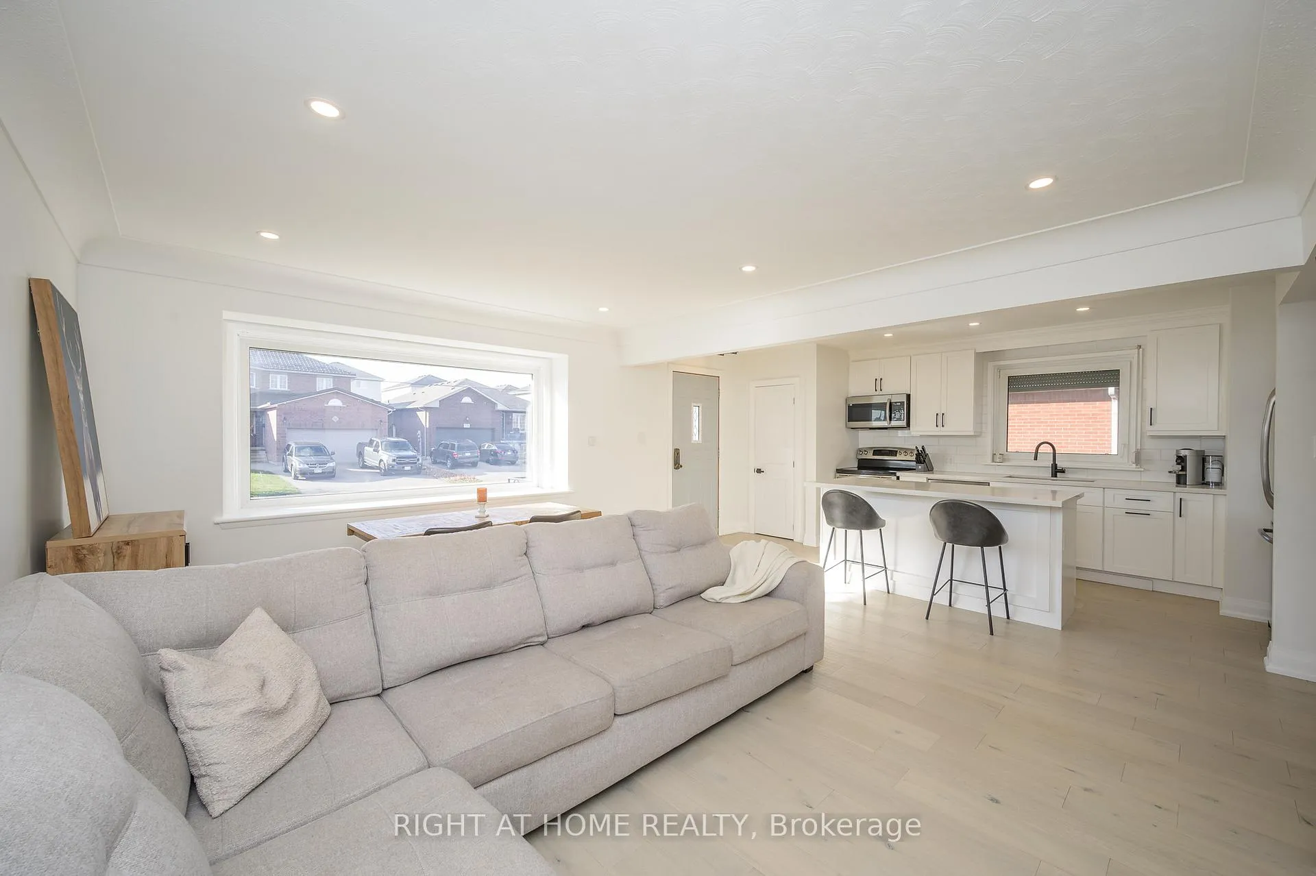 Photo 7 of 781 Ninth Avenue, Hamilton, Hampton Heights — HOMEH