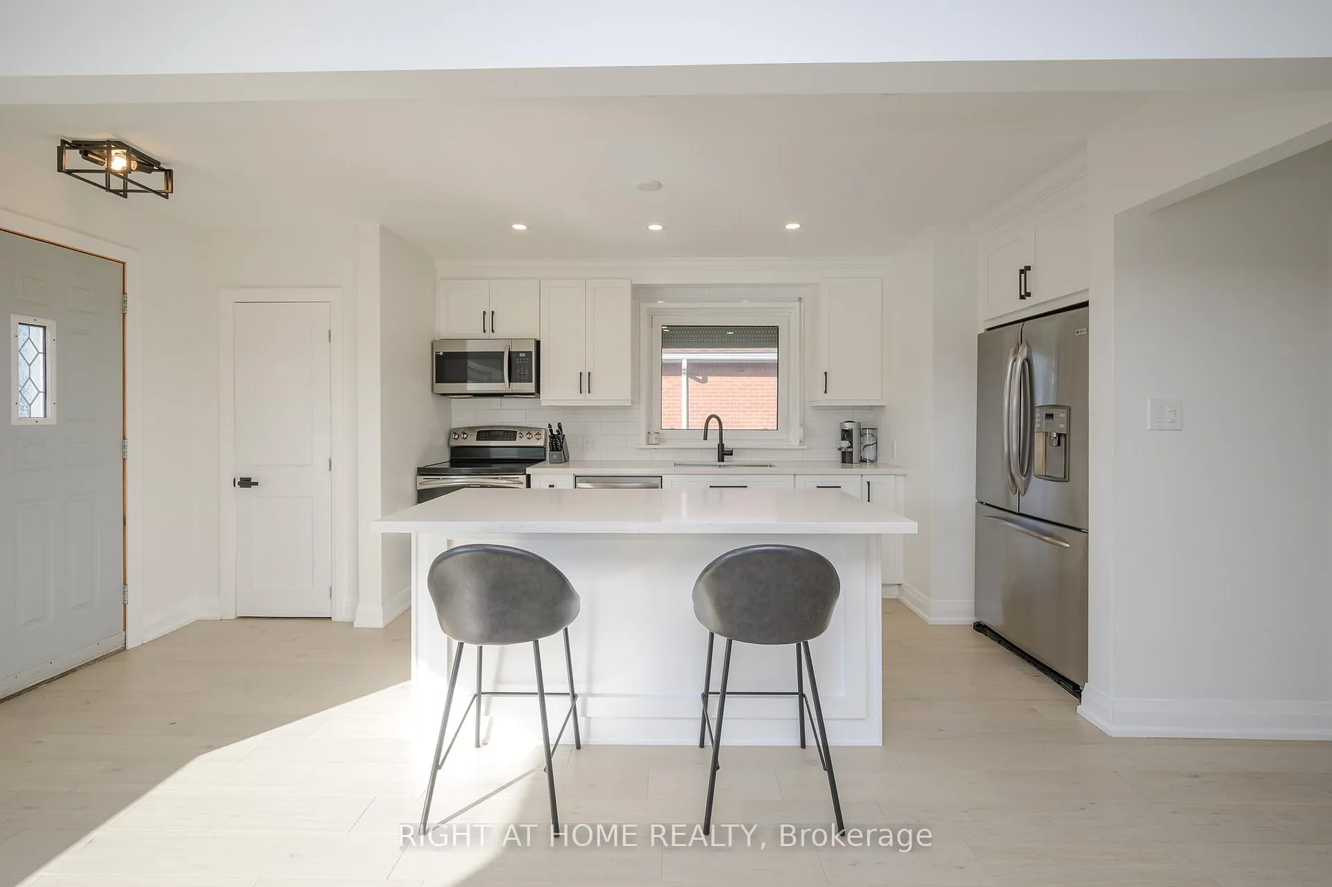 Photo 8 of 781 Ninth Avenue, Hamilton, Hampton Heights — HOMEH