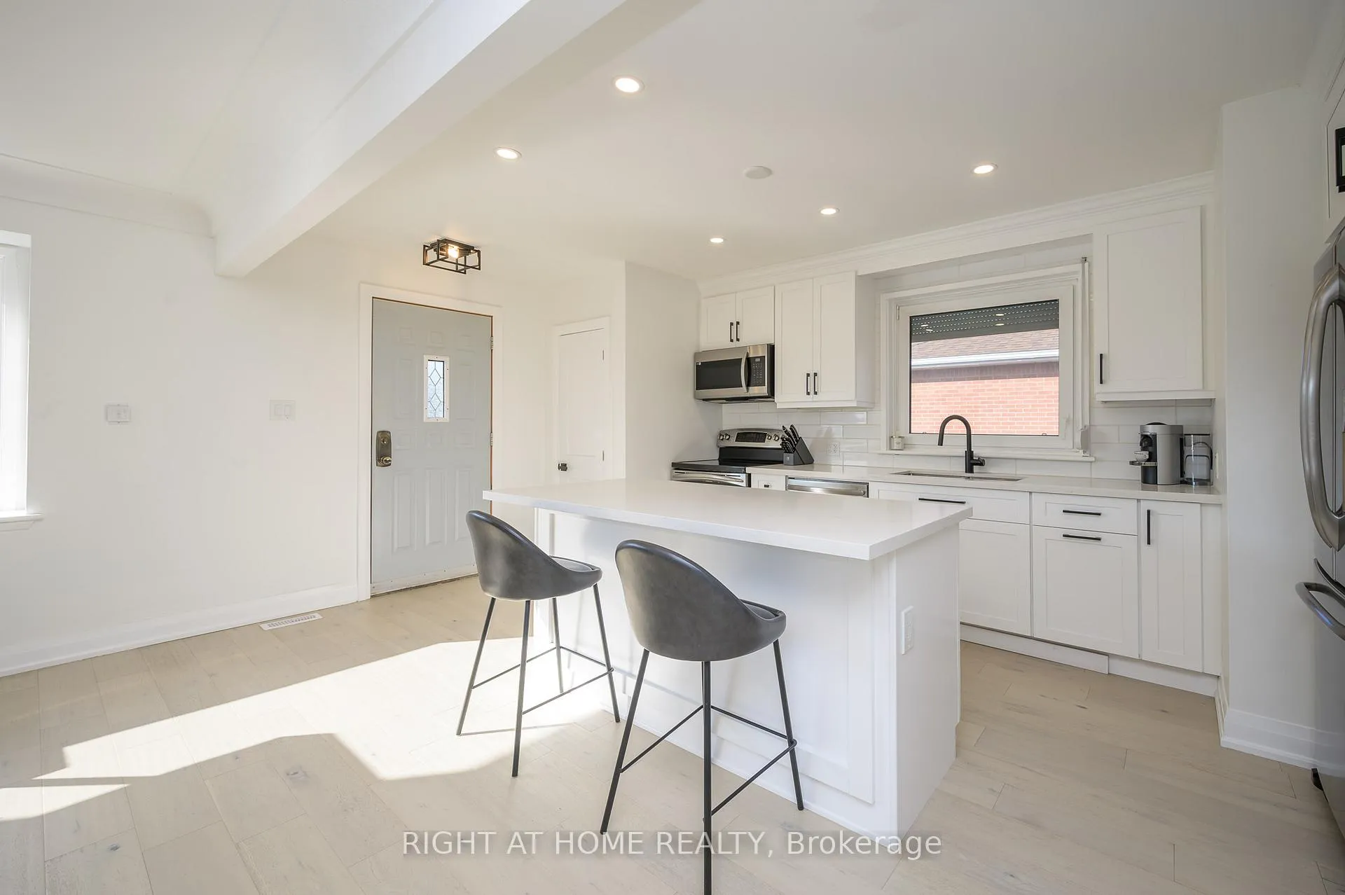 Photo 9 of 781 Ninth Avenue, Hamilton, Hampton Heights — HOMEH