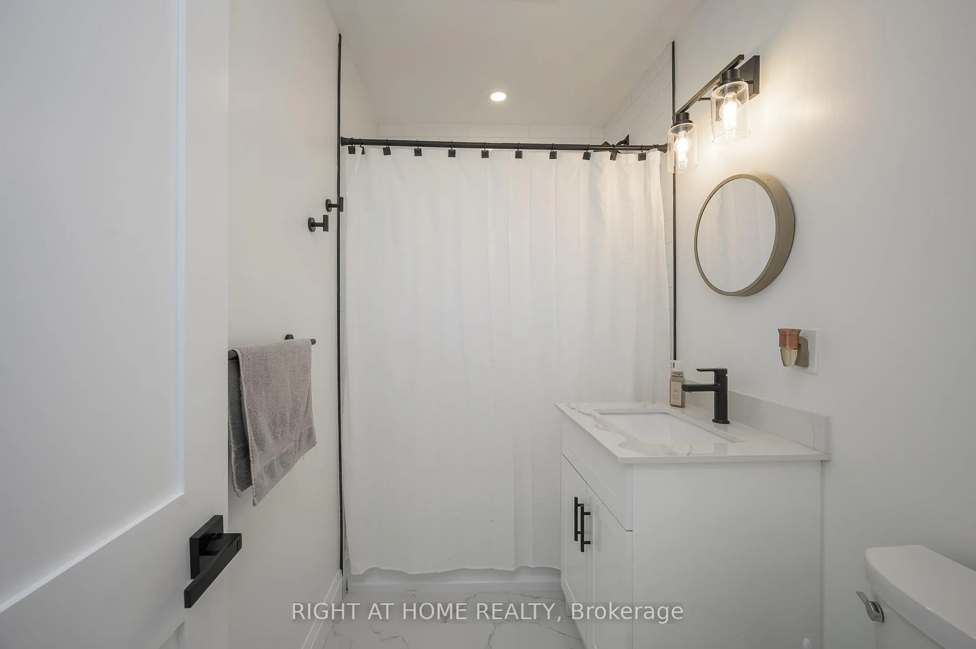 Photo 14 of 781 Ninth Avenue, Hamilton, Hampton Heights — HOMEH