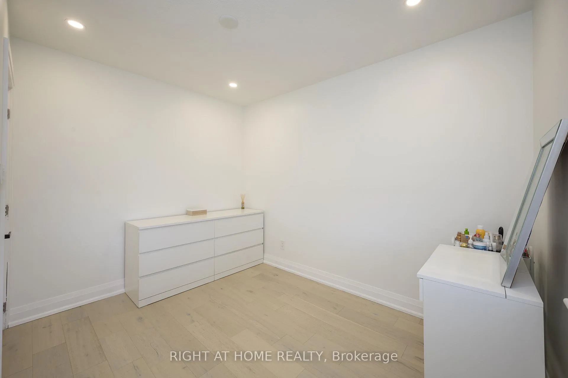 Photo 18 of 781 Ninth Avenue, Hamilton, Hampton Heights — HOMEH