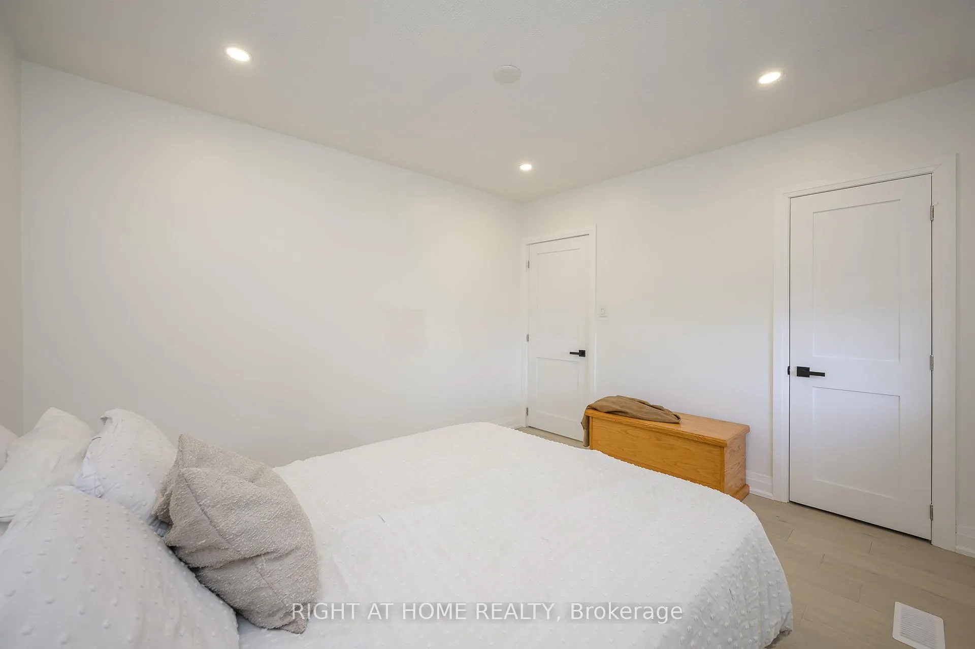 Photo 20 of 781 Ninth Avenue, Hamilton, Hampton Heights — HOMEH