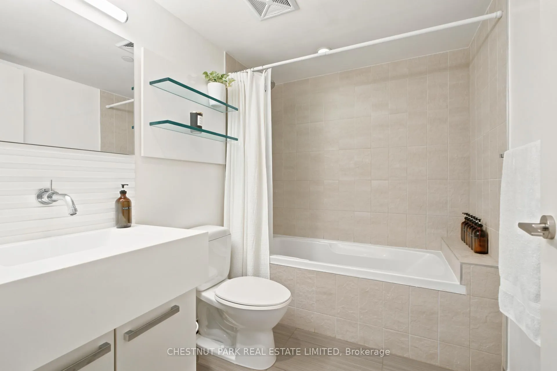 Photo 15 of Unit 915, 55 Stewart Street, Toronto, Waterfront Communities — HOMEH
