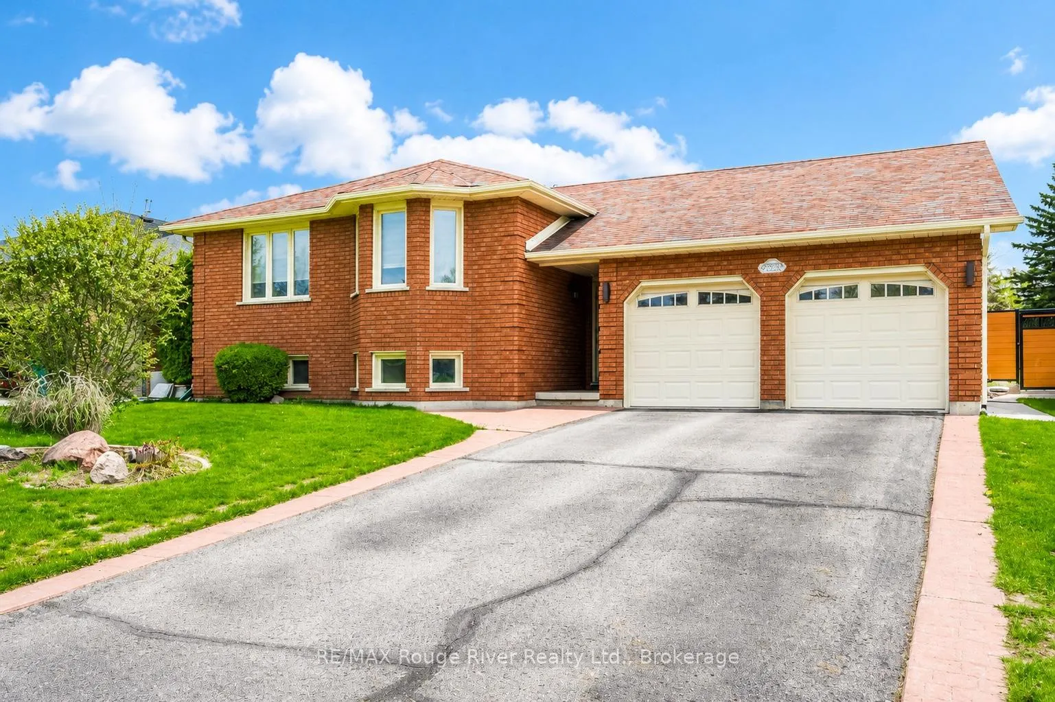 Photo 1 of 2993 Jennifer Drive, Peterborough, Northcrest Ward 5 — HOMEH