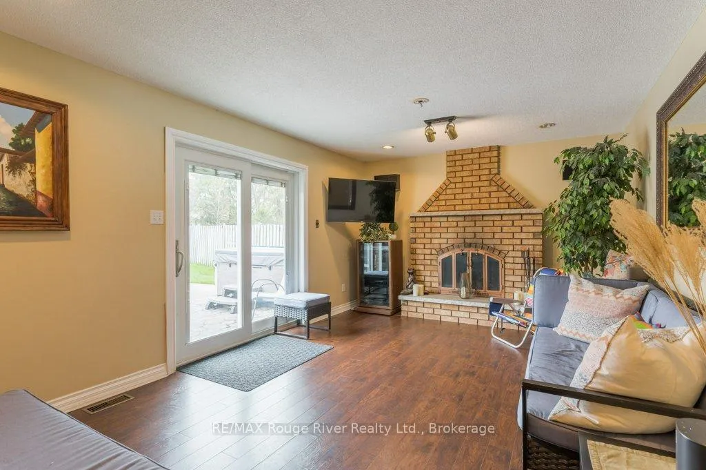 Photo 8 of 2993 Jennifer Drive, Peterborough, Northcrest Ward 5 — HOMEH