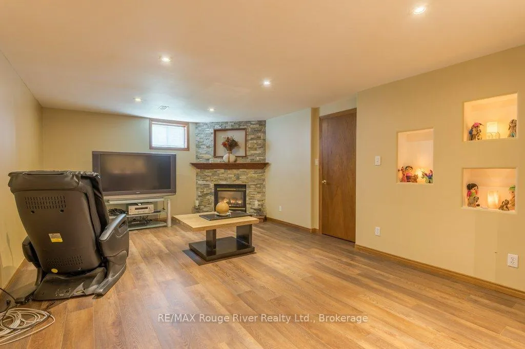 Photo 33 of 2993 Jennifer Drive, Peterborough, Northcrest Ward 5 — HOMEH
