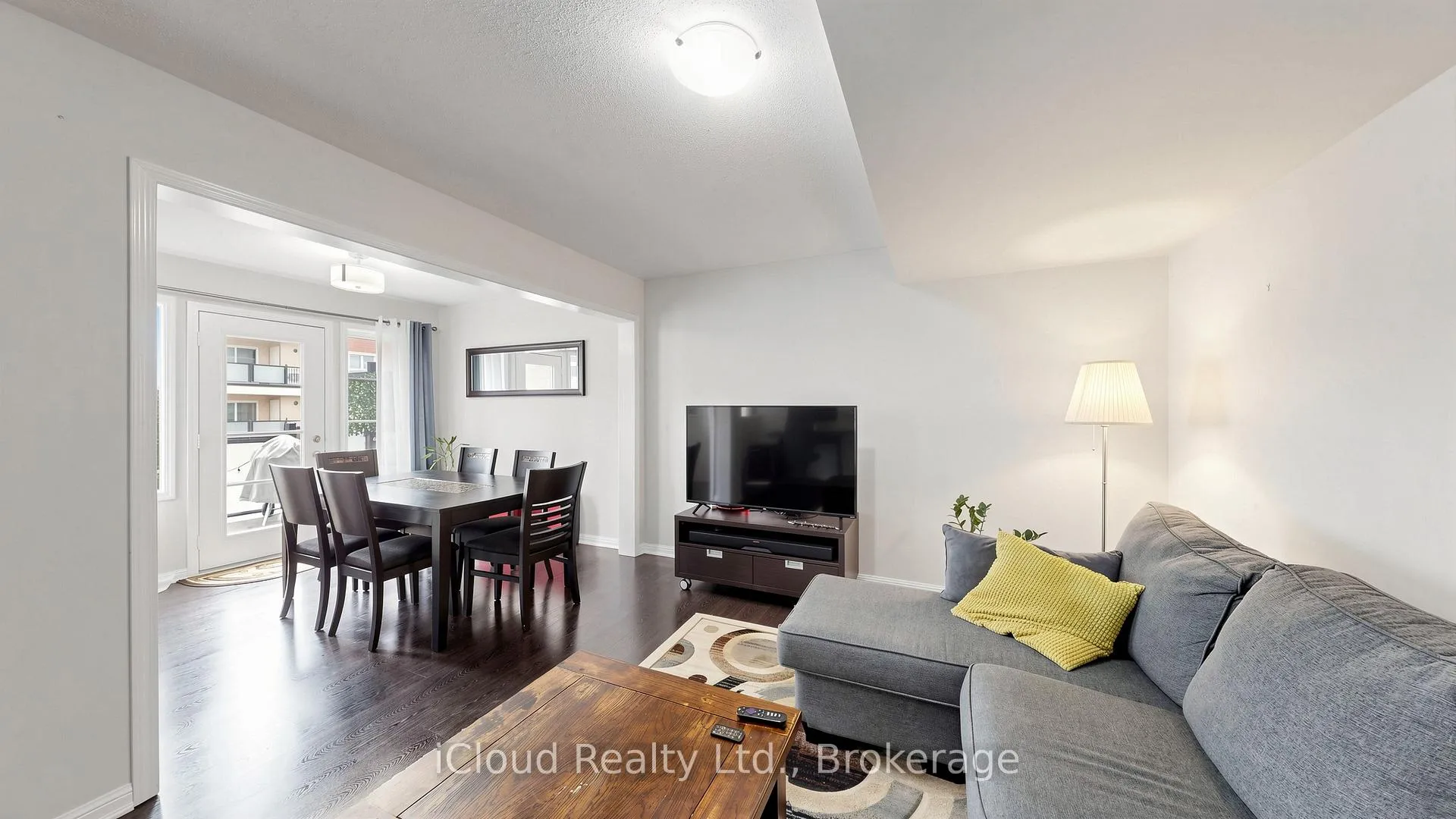 Photo 3 of 118 Baycliffe Crescent, Brampton, Northwest Brampton — HOMEH
