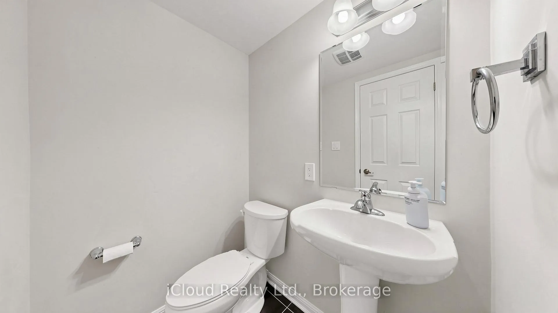 Photo 6 of 118 Baycliffe Crescent, Brampton, Northwest Brampton — HOMEH