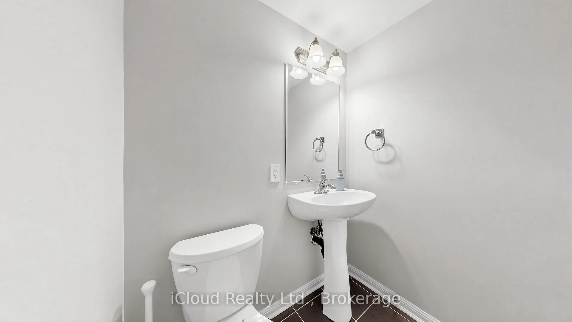 Photo 7 of 118 Baycliffe Crescent, Brampton, Northwest Brampton — HOMEH