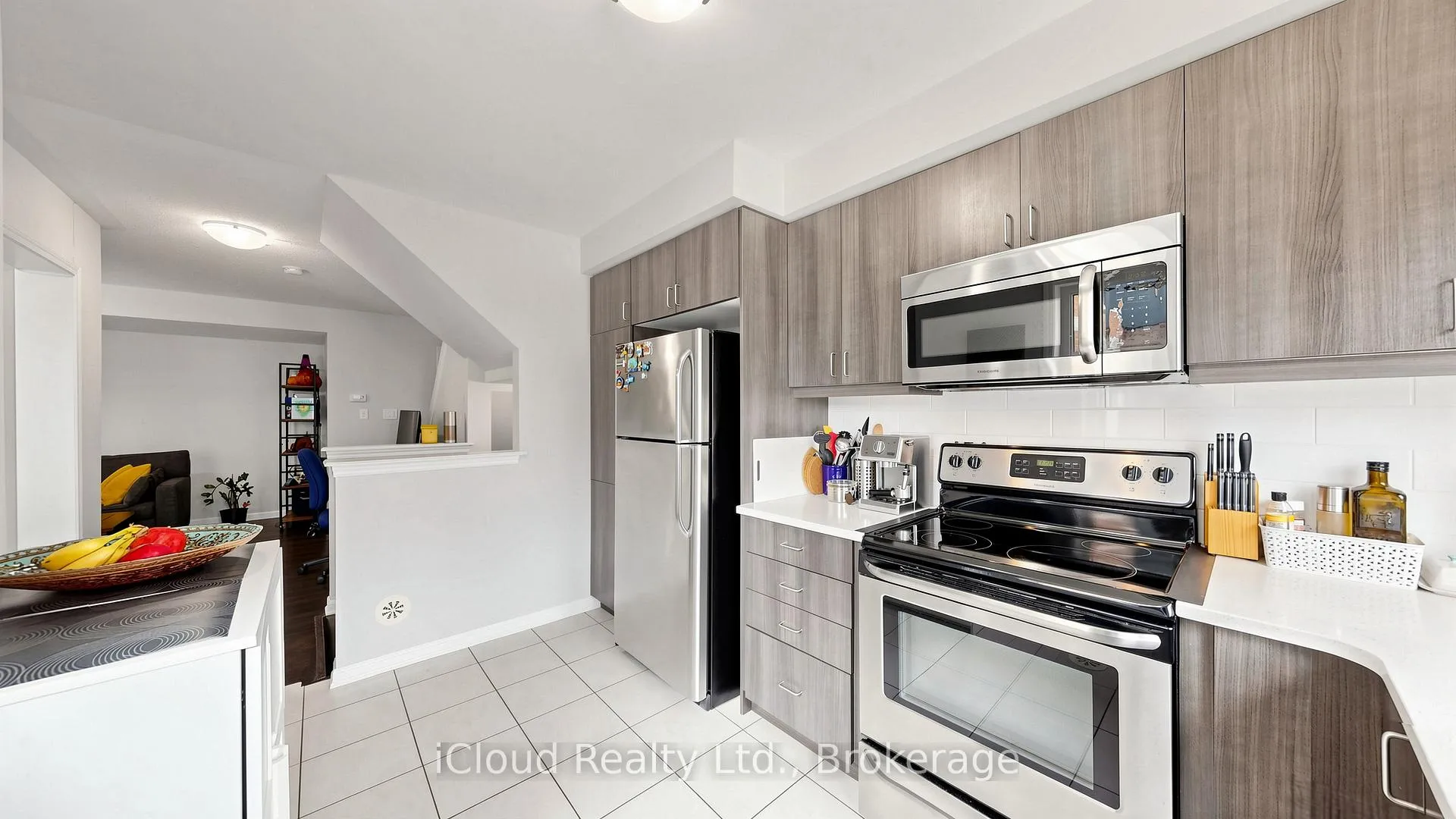 Photo 8 of 118 Baycliffe Crescent, Brampton, Northwest Brampton — HOMEH