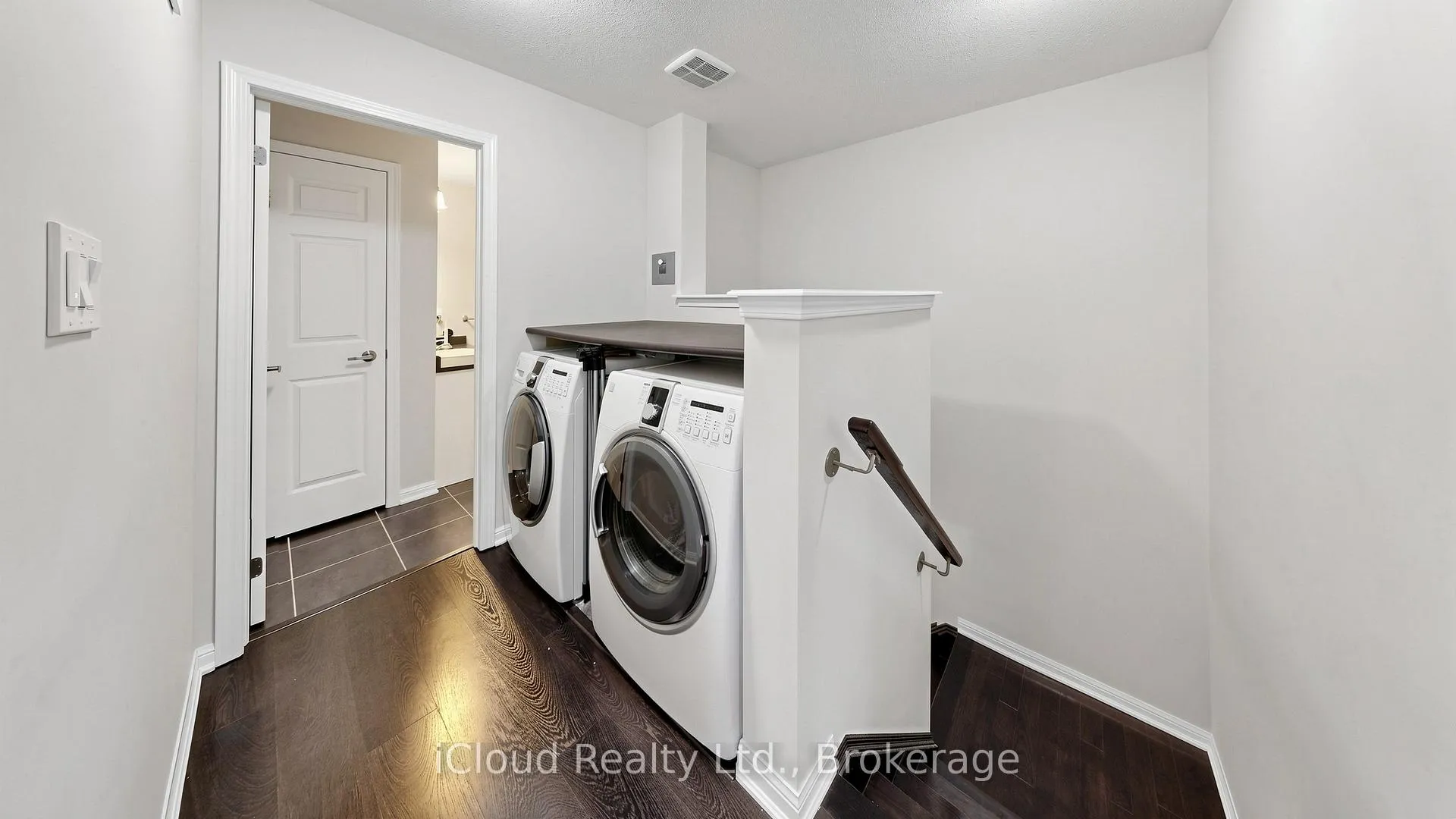 Photo 11 of 118 Baycliffe Crescent, Brampton, Northwest Brampton — HOMEH