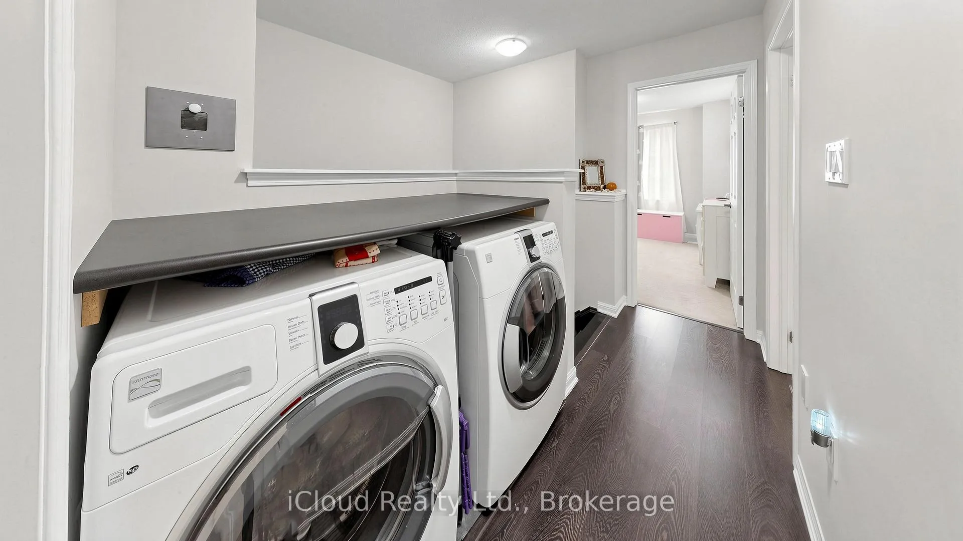 Photo 12 of 118 Baycliffe Crescent, Brampton, Northwest Brampton — HOMEH