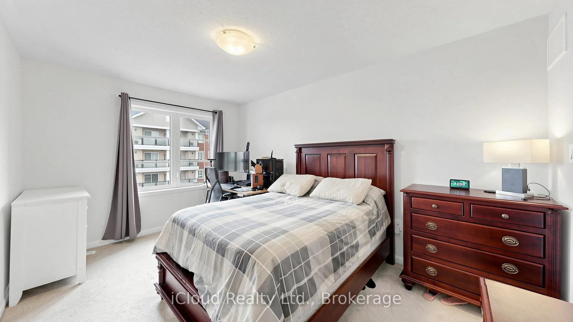 Photo 14 of 118 Baycliffe Crescent, Brampton, Northwest Brampton — HOMEH