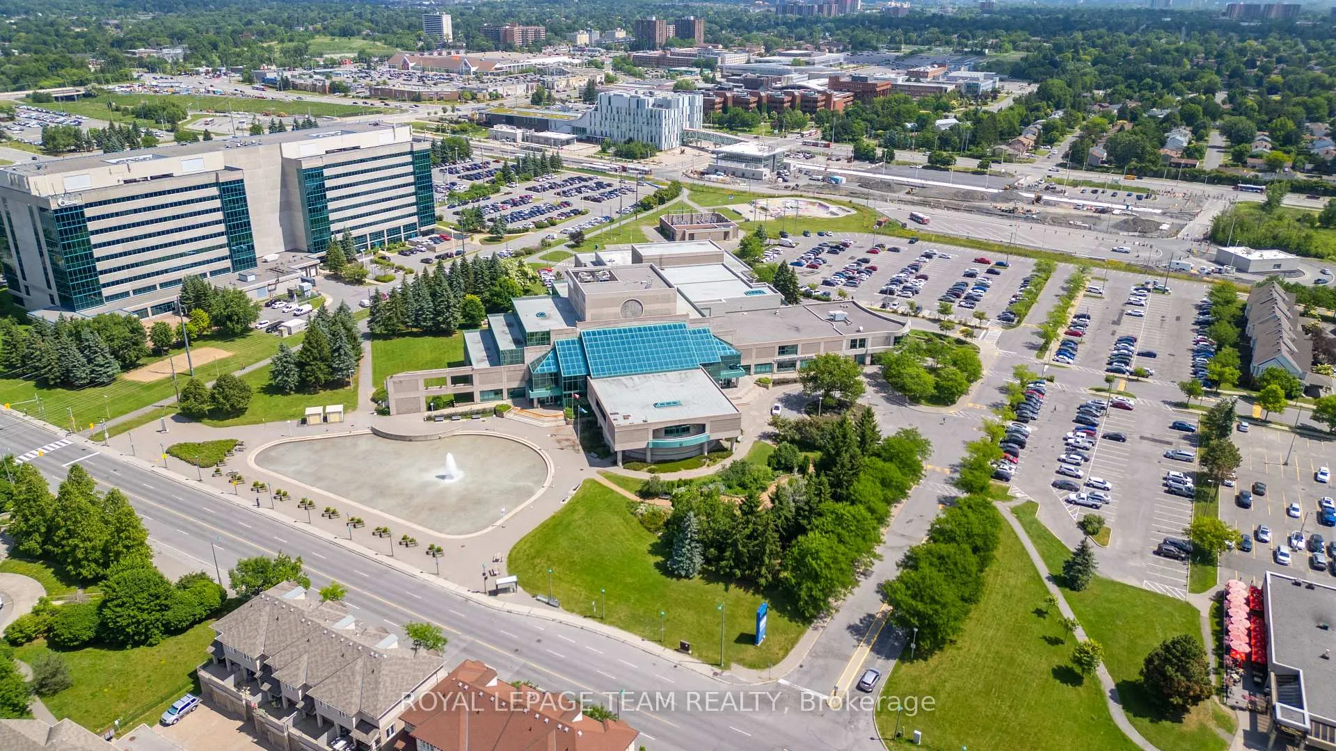 Photo 5 of Unit 2, 236 Paseo Private, Ottawa, Centrepointe — HOMEH