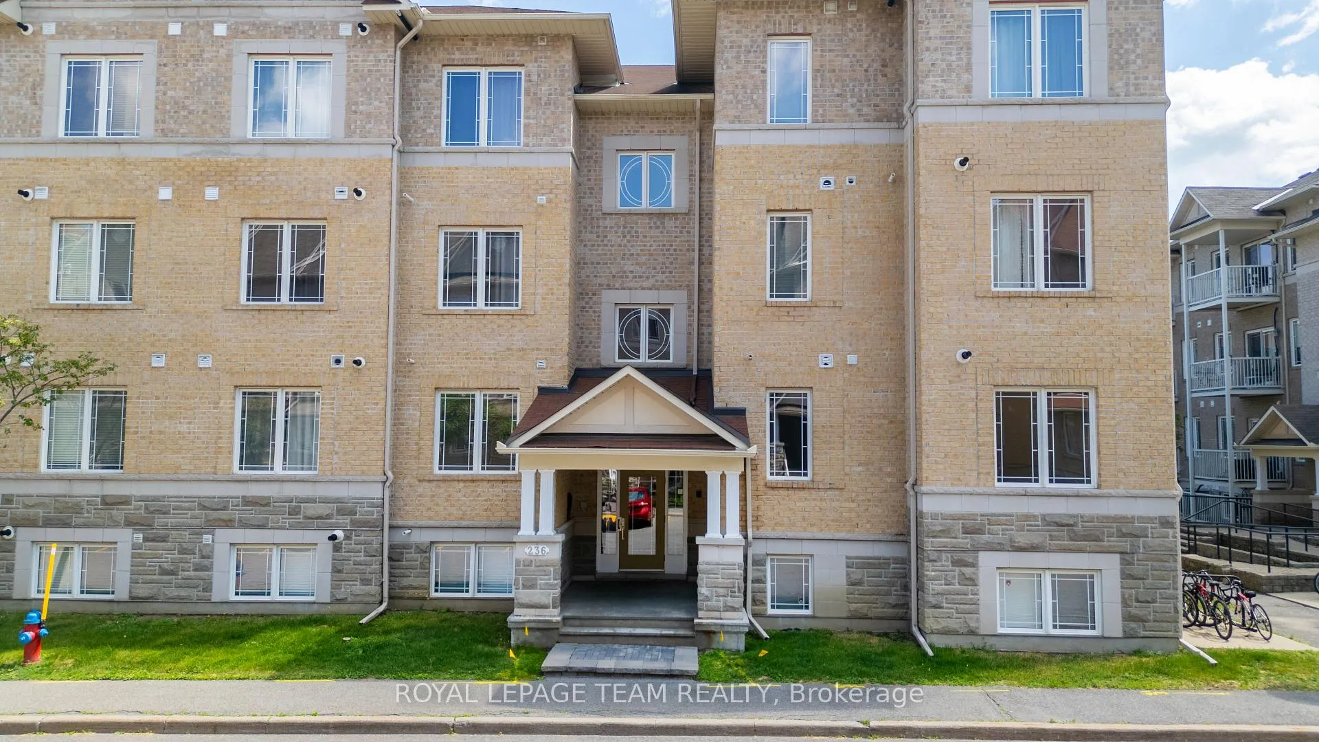 Photo 7 of Unit 2, 236 Paseo Private, Ottawa, Centrepointe — HOMEH