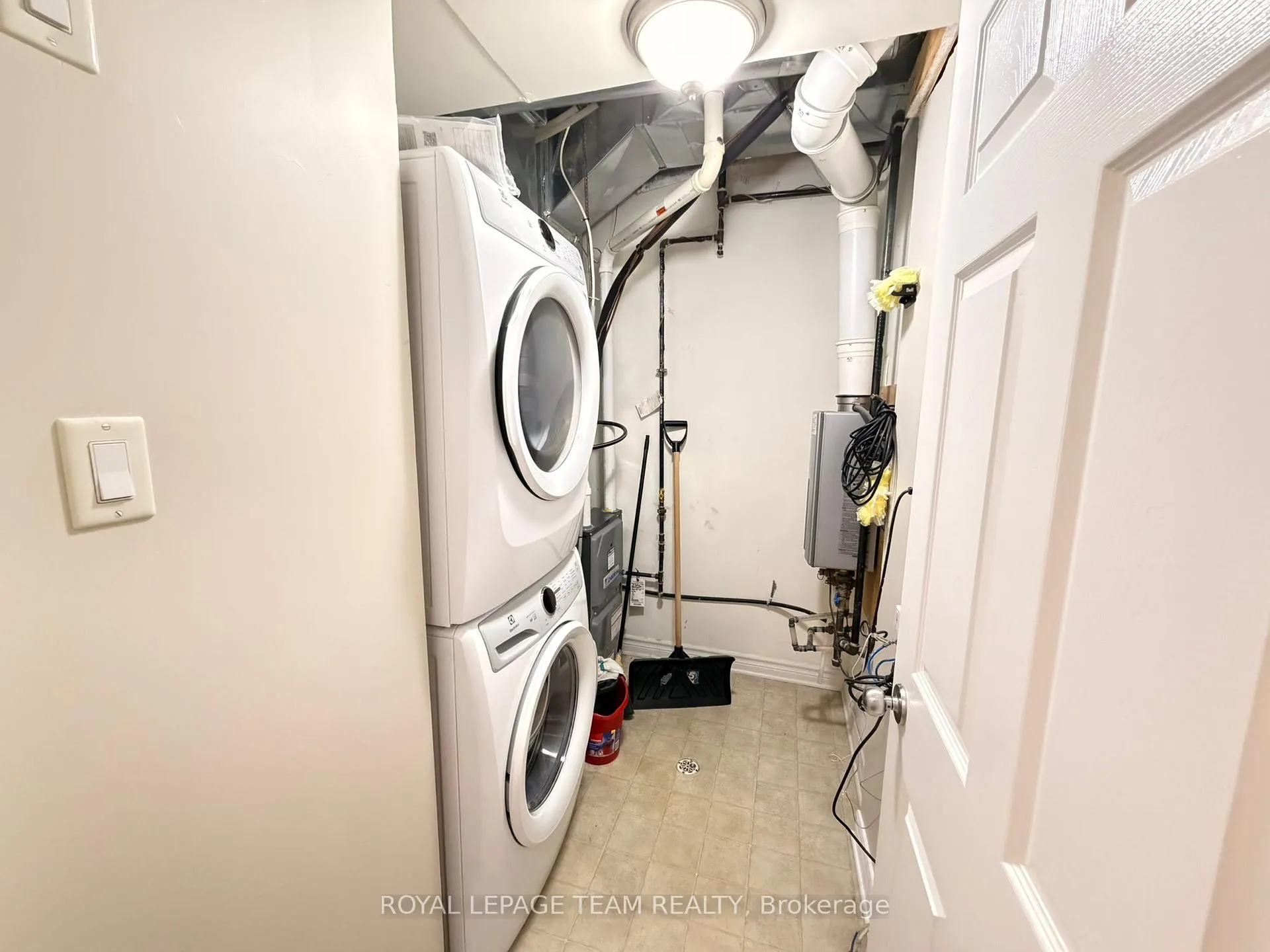 Photo 18 of Unit 2, 236 Paseo Private, Ottawa, Centrepointe — HOMEH