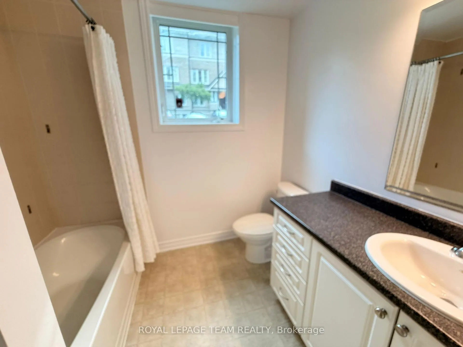 Photo 24 of Unit 2, 236 Paseo Private, Ottawa, Centrepointe — HOMEH