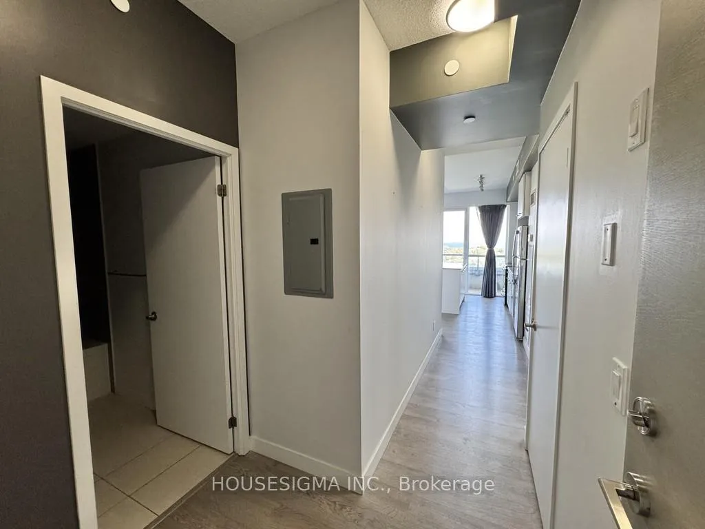 Photo 5 of Unit 811, 2055 Danforth Avenue, Toronto, Woodbine Corridor — HOMEH