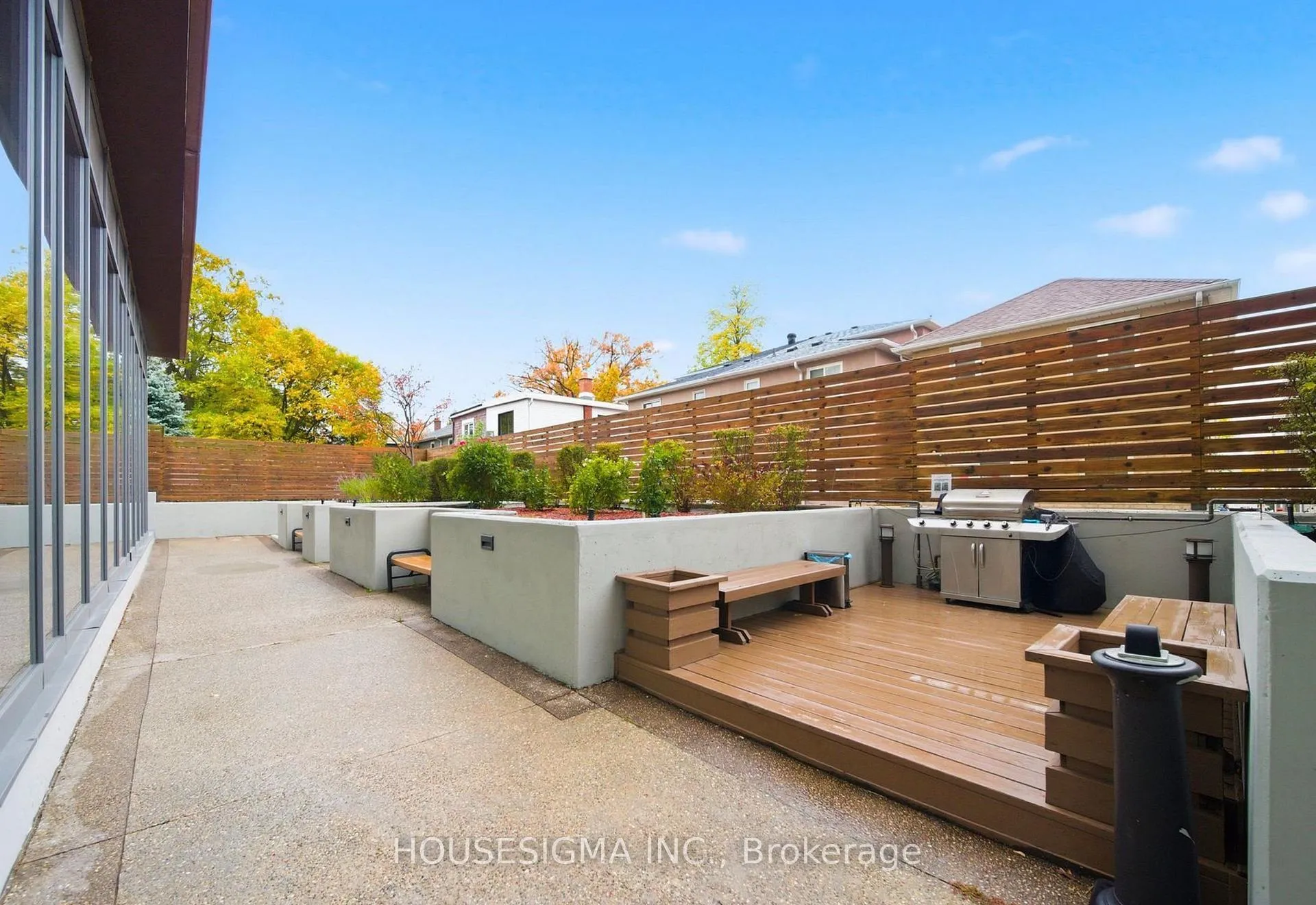 Photo 16 of Unit 811, 2055 Danforth Avenue, Toronto, Woodbine Corridor — HOMEH