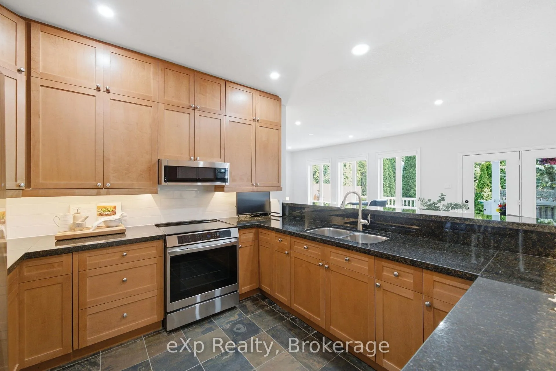 Photo 10 of 421 Foote Crescent, Cobourg — HOMEH