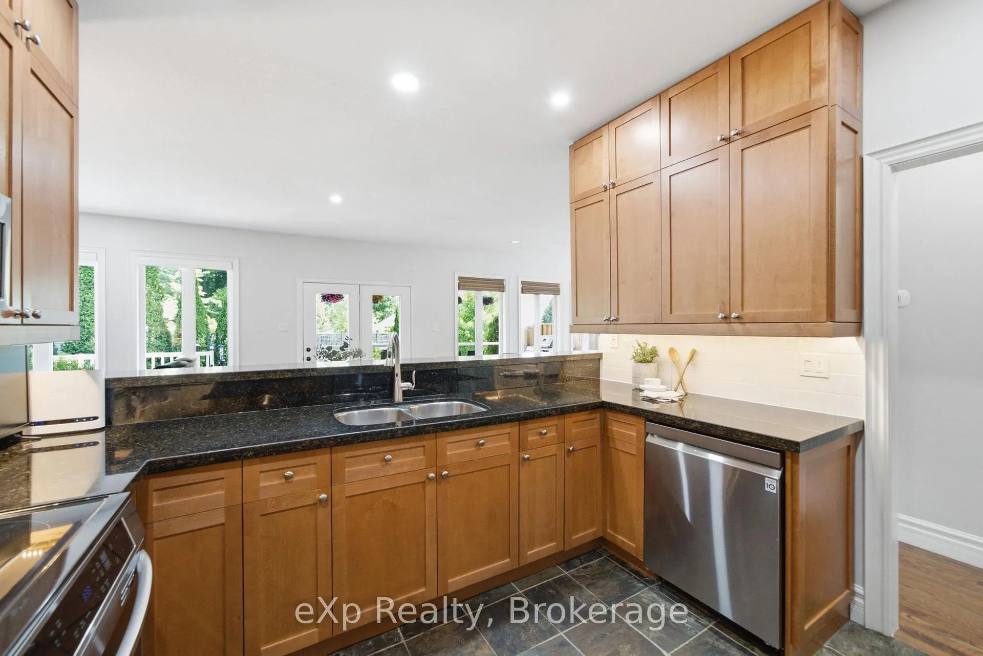 Photo 11 of 421 Foote Crescent, Cobourg — HOMEH