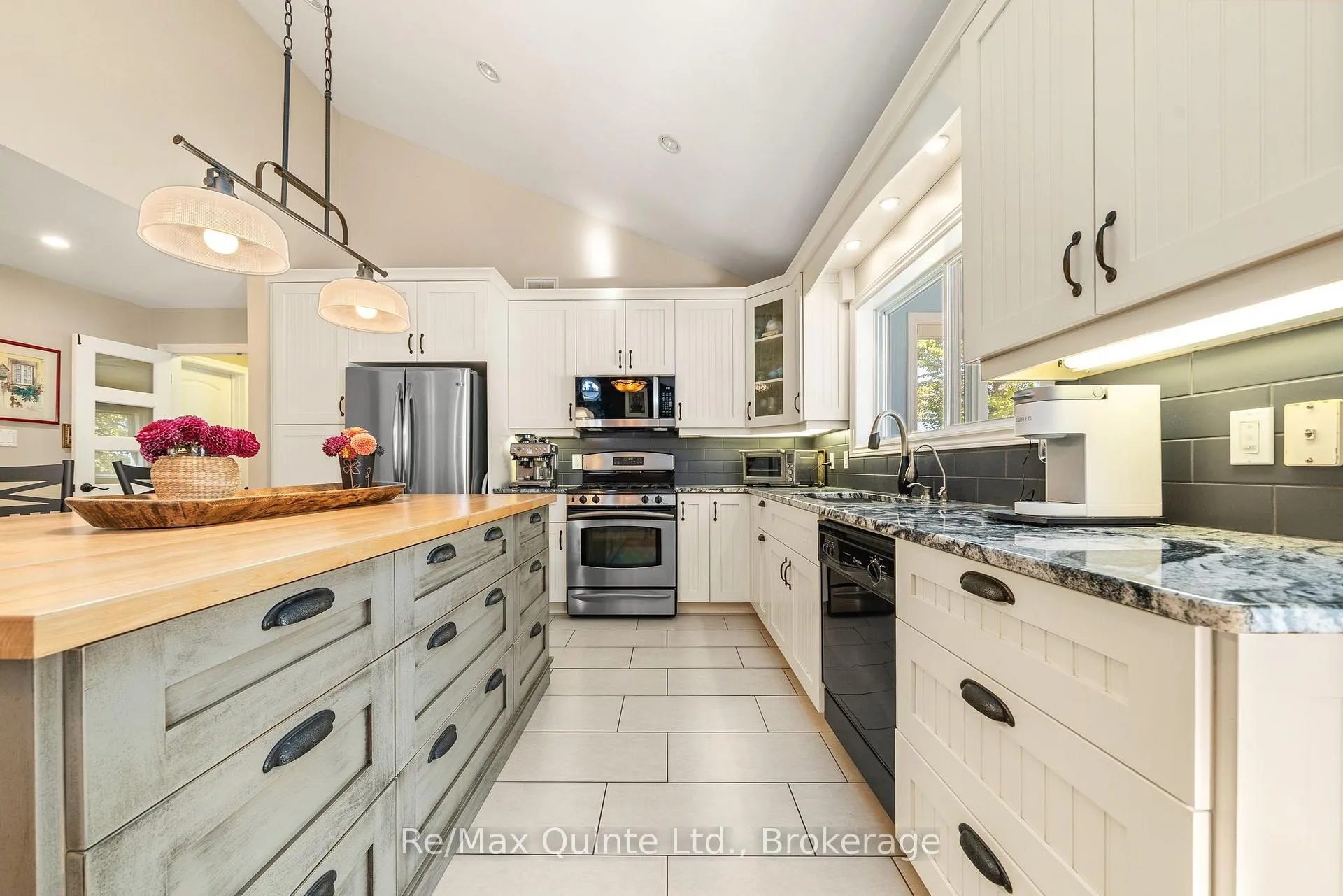 Photo 16 of 524 Island Road, Prince Edward County, Hallowell Ward — HOMEH