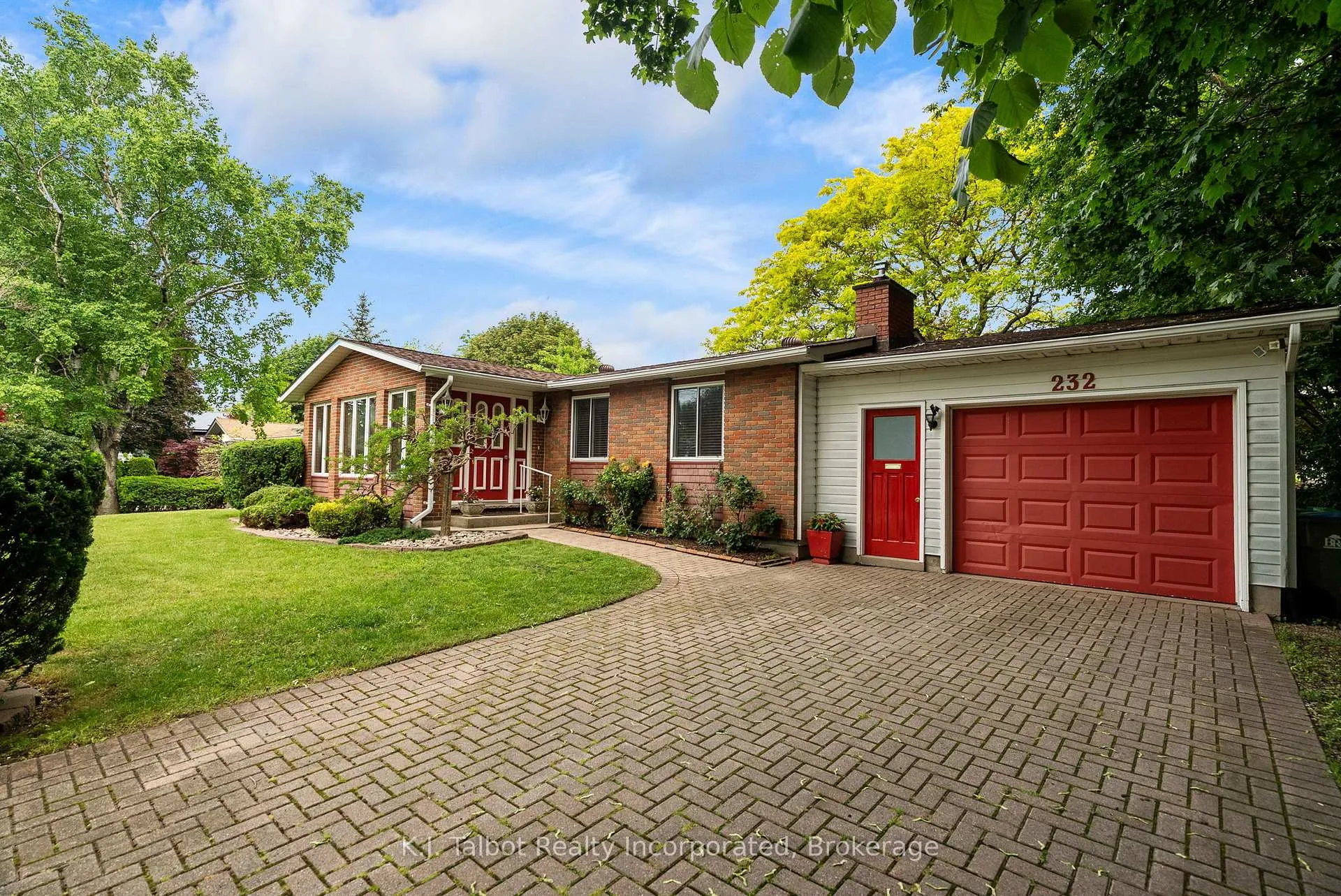 Photo 2 of 232 Picton Street W, Goderich, Goderich (Town) — HOMEH