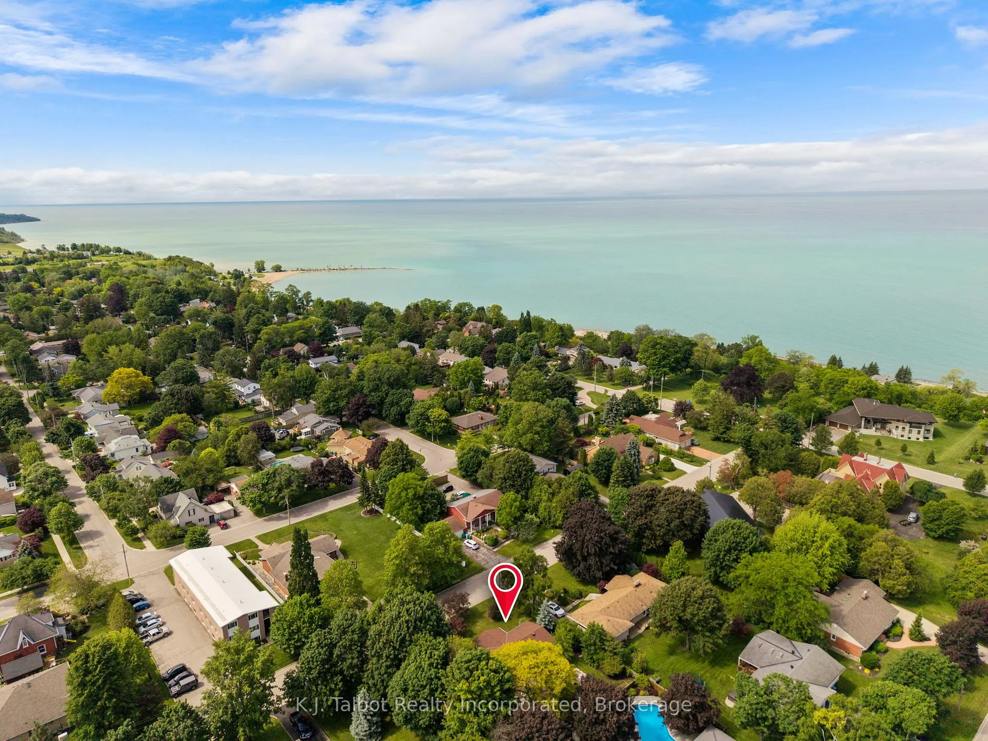 Photo 6 of 232 Picton Street W, Goderich, Goderich (Town) — HOMEH