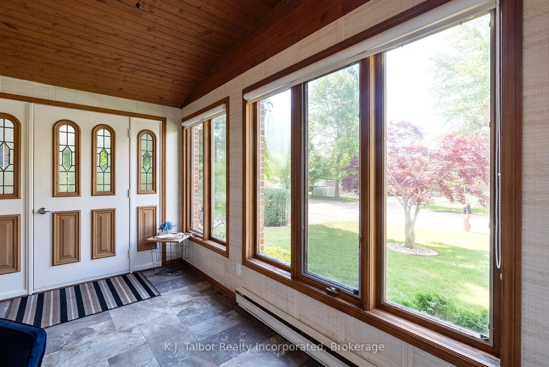 Photo 9 of 232 Picton Street W, Goderich, Goderich (Town) — HOMEH